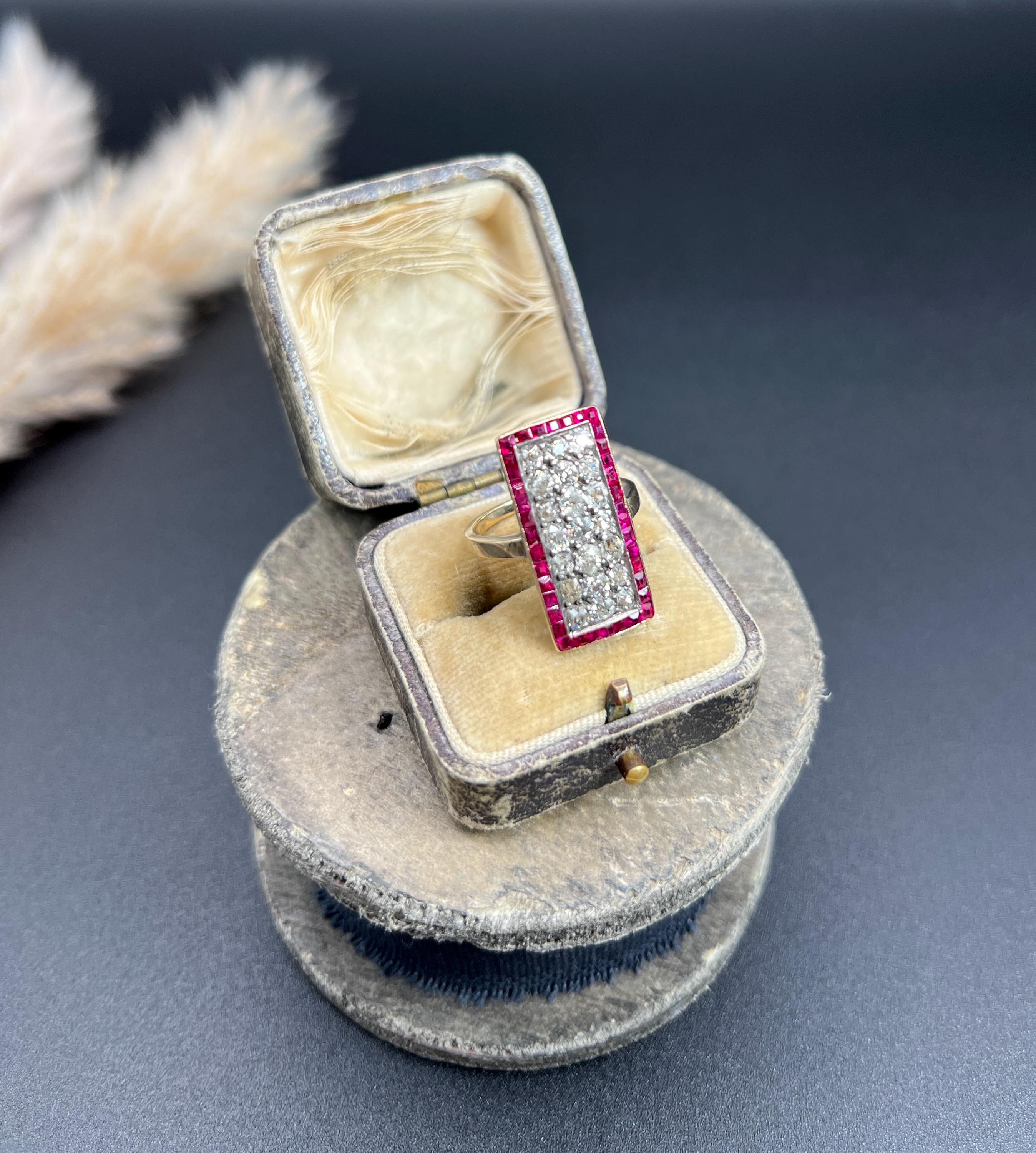 Antiker 18 Karat Gold & Platin 1920er Jahre Original Art Deco Rubin & Diamant Plakette Ring im Angebot 3