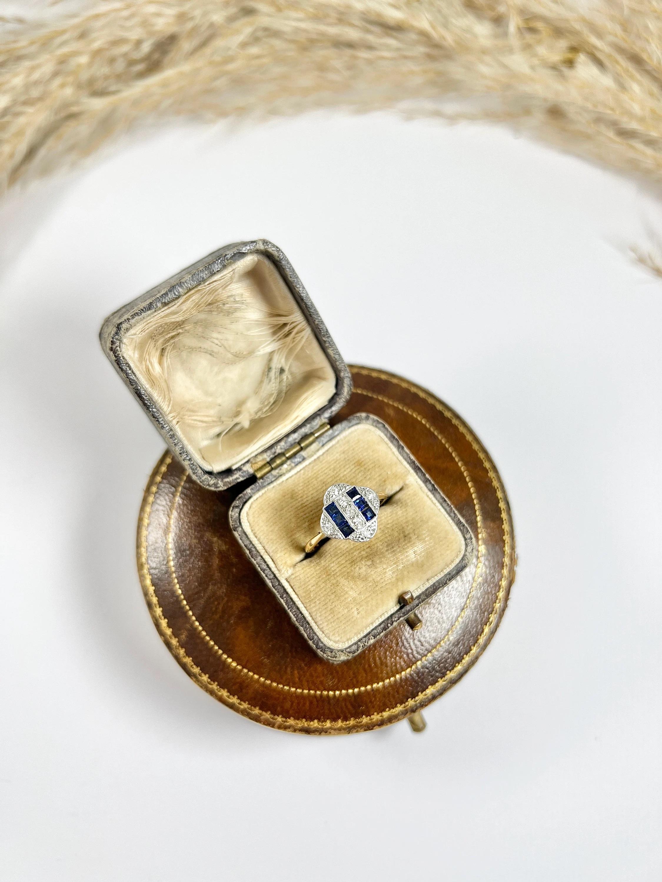 Antique 18ct Gold & Platinum 1920s Original Art Deco Sapphire Diamond Ring For Sale 4