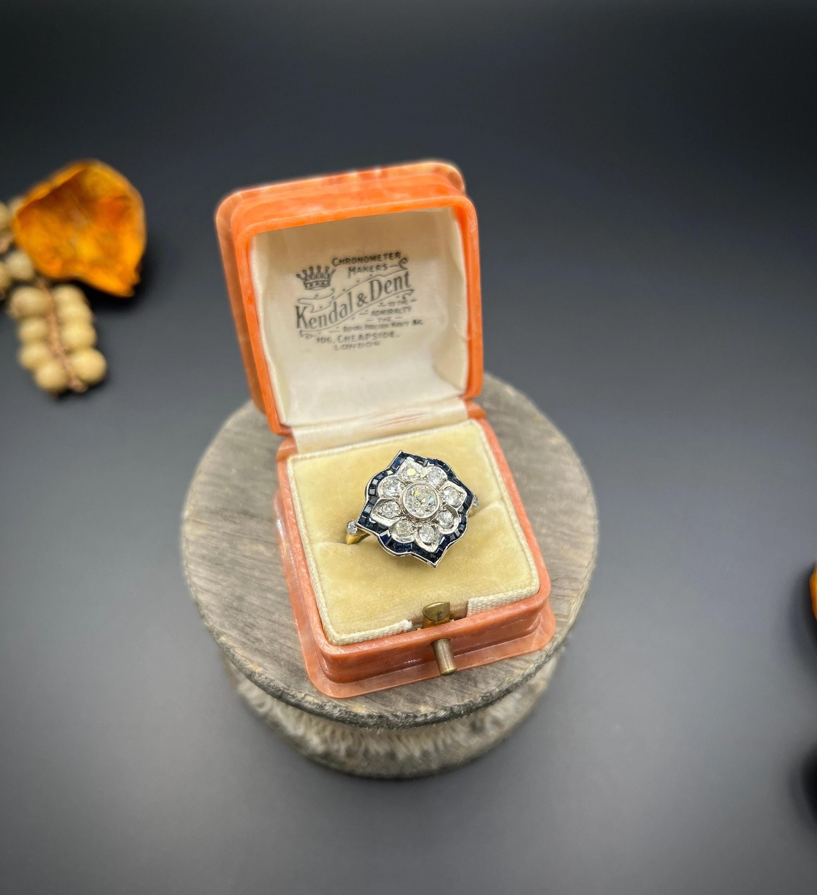 Antique 18ct Gold & Platinum, 1940s Flower Design Sapphire Diamond Ring For Sale 6
