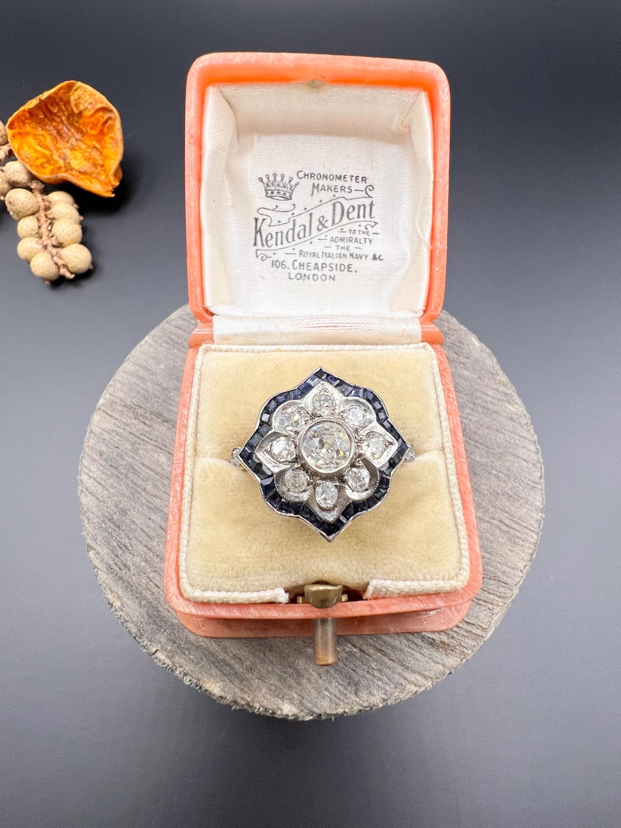 Women's or Men's Antique 18ct Gold & Platinum, 1940s Flower Design Sapphire Diamond Ring For Sale