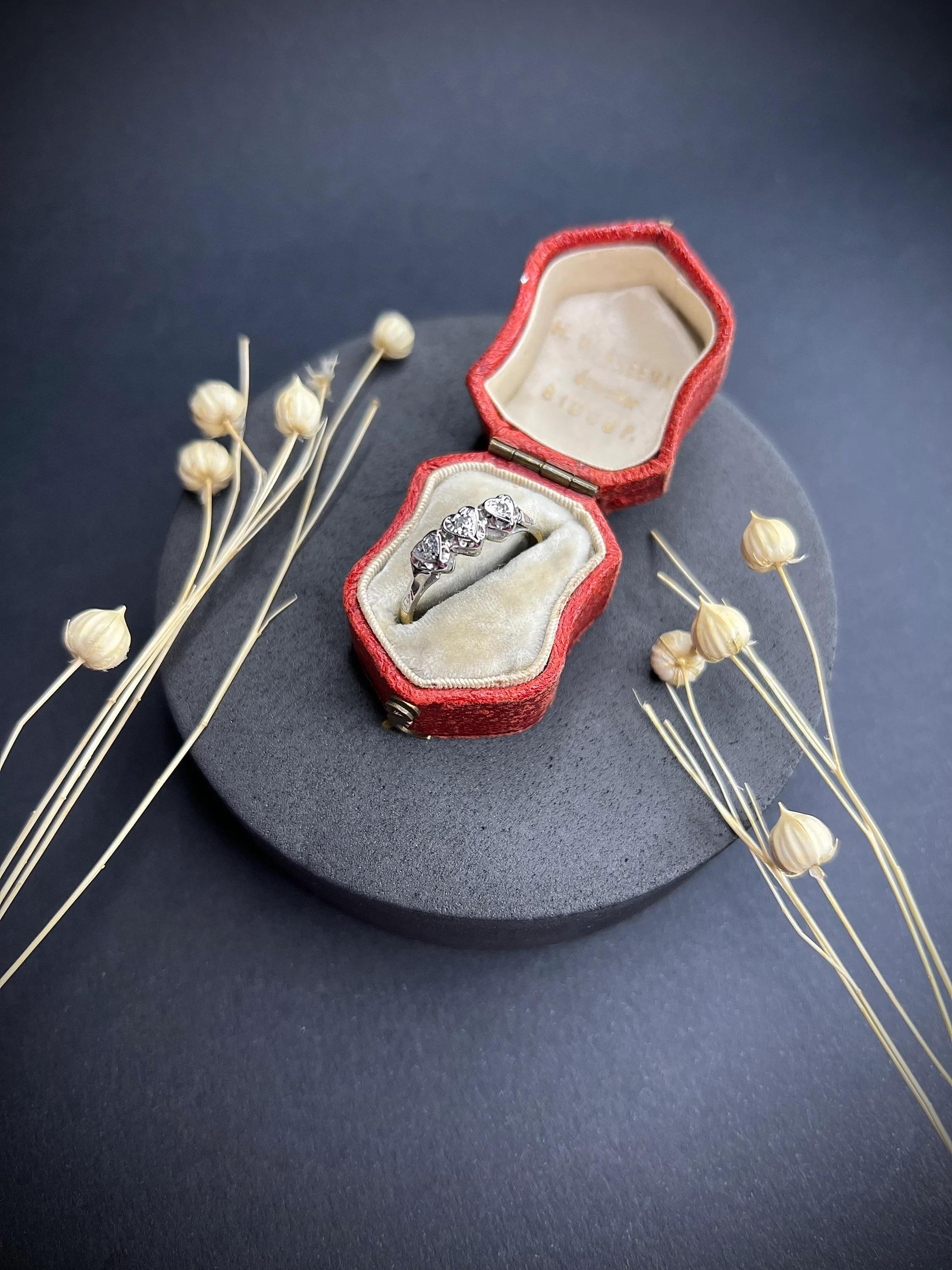 Antique 18ct Gold & Platinum 3 Stone Diamond Heart Illusion Engagement Ring For Sale 3