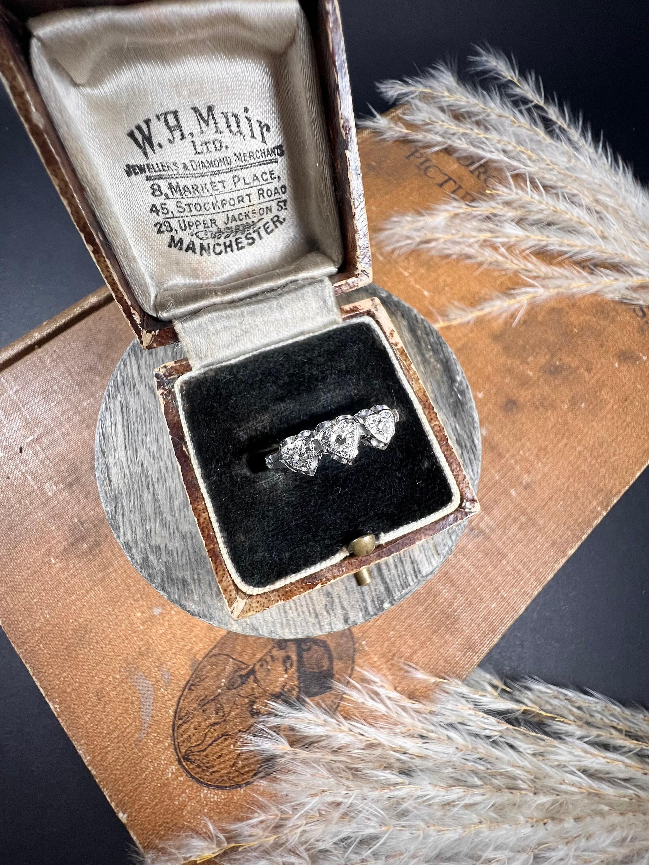 Antique 18ct Gold & Platinum 3 Stone Diamond Heart Ring For Sale 6