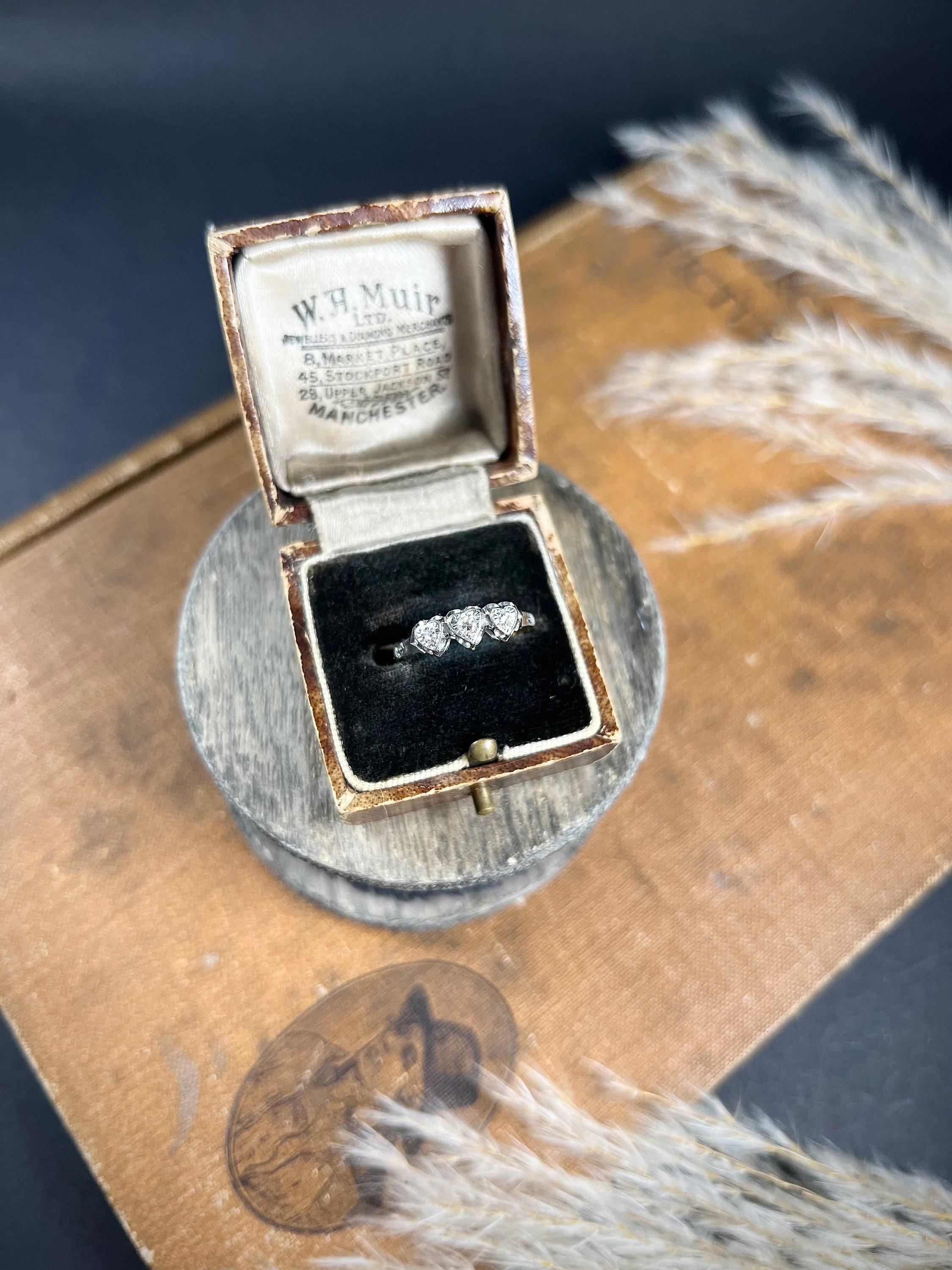 Antique 18ct Gold & Platinum 3 Stone Diamond Heart Ring For Sale 4
