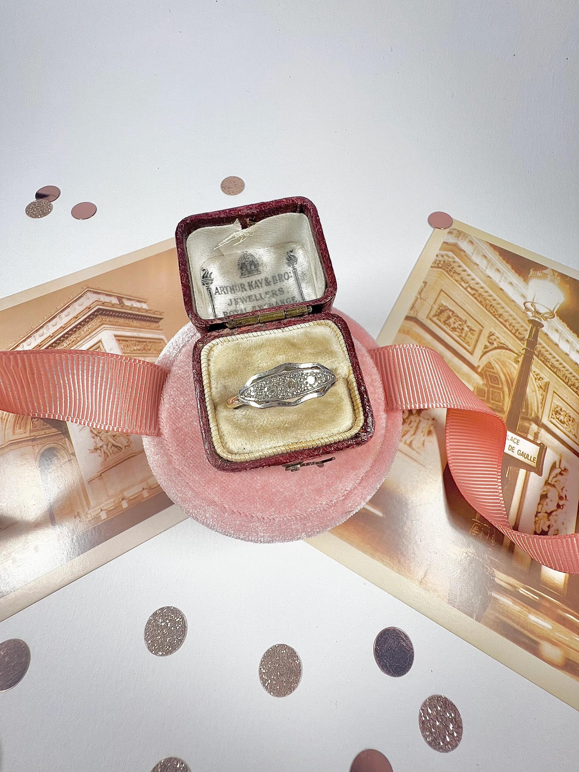 Antique 18ct Gold & Platinum 5 Stone Illusion Diamond Ring For Sale 3