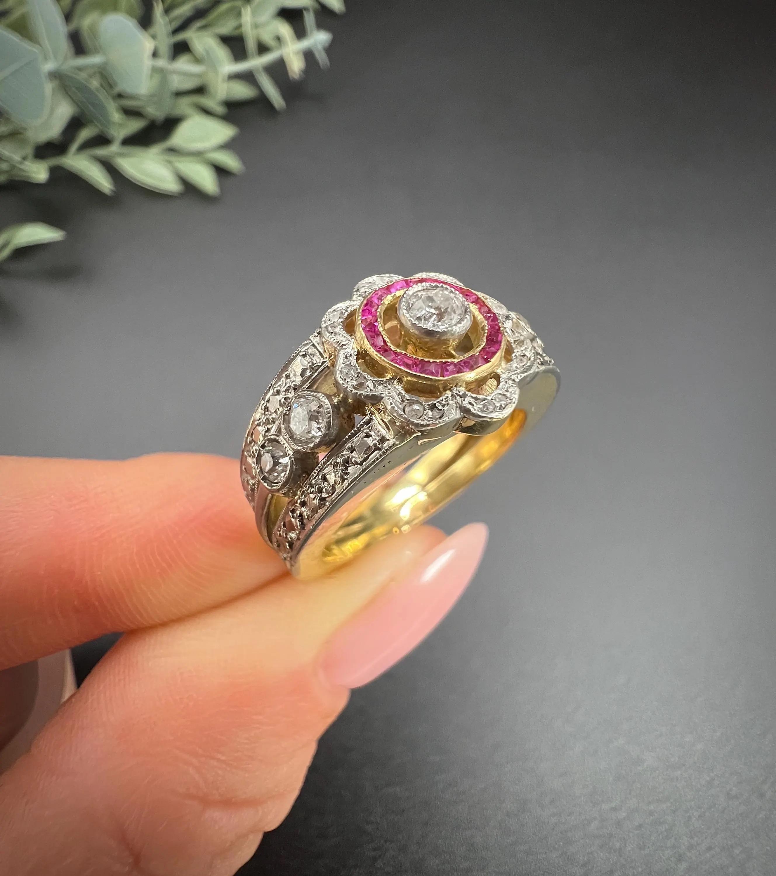 Antiguo Anillo de Oro de 18 ct y Platino, Art Decó de Rubí Calibrado y Diamante Margarita en venta 5