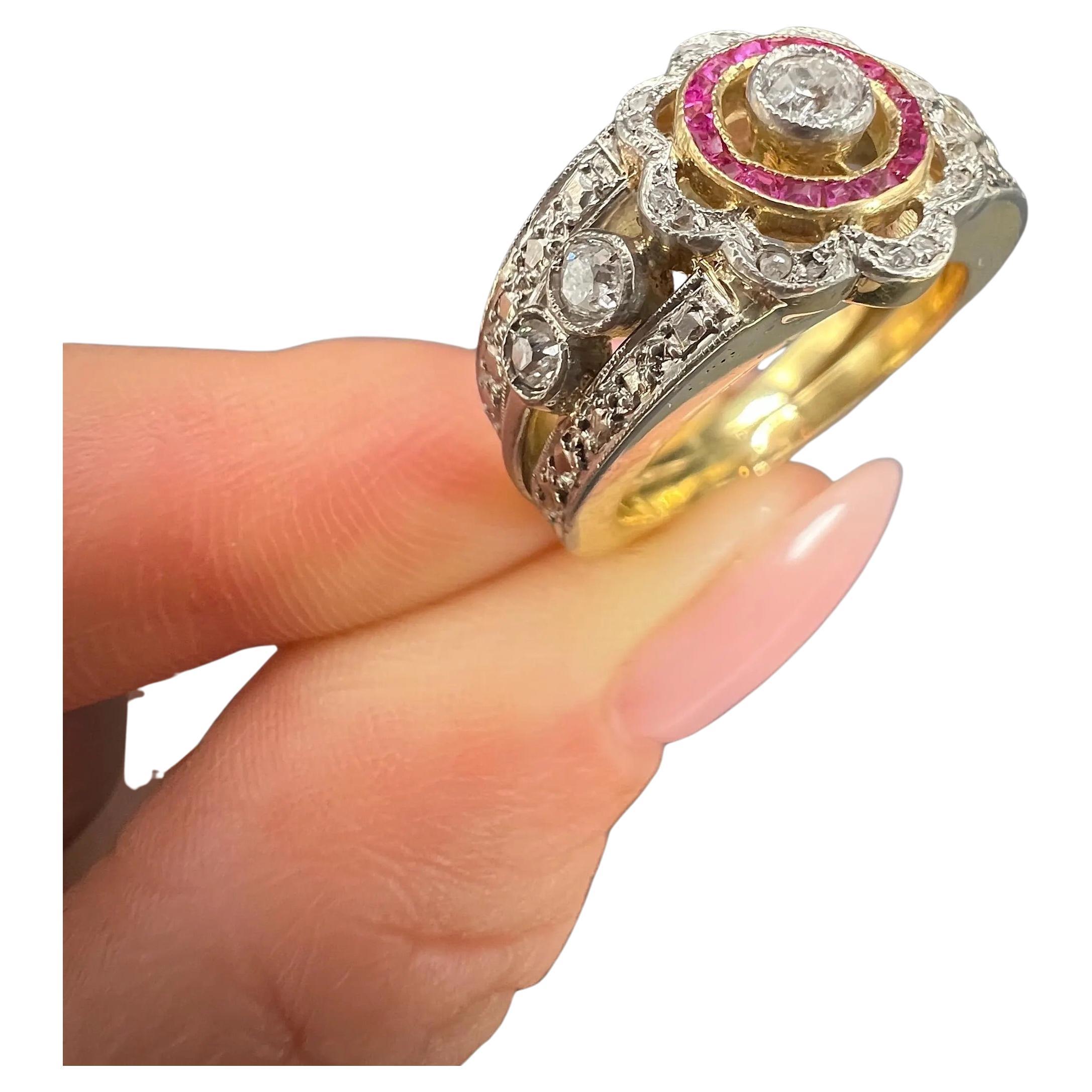 Anello antico in oro 18ct e platino, calibrata Art Deco con rubino e diamante a margherita