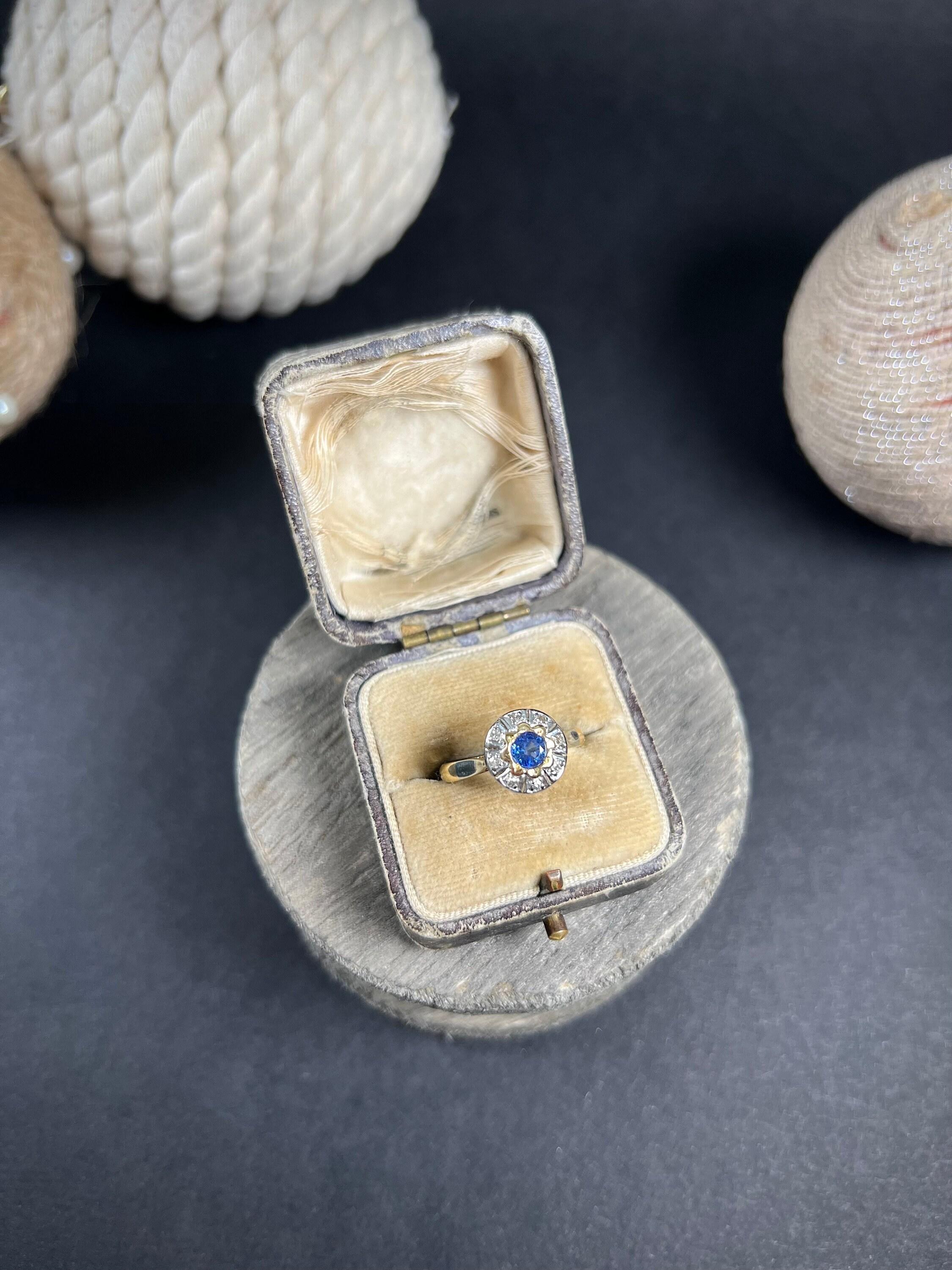 Antique 18ct Gold & Platinum, Art Deco, Sapphire Diamond Daisy Cluster Ring For Sale 5