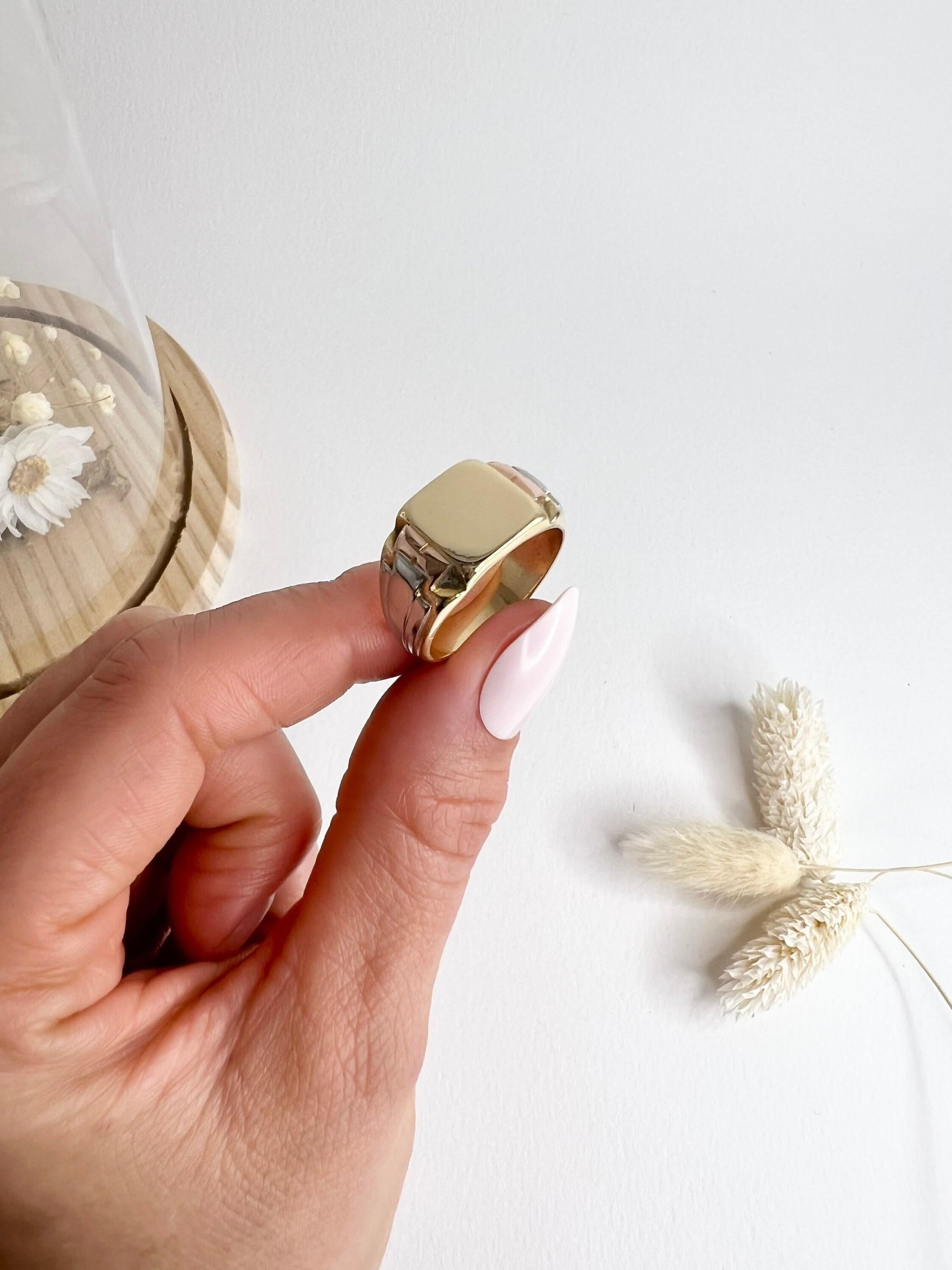 Women's or Men's Antique 18ct Gold & Platinum Art Deco Signet Ring For Sale