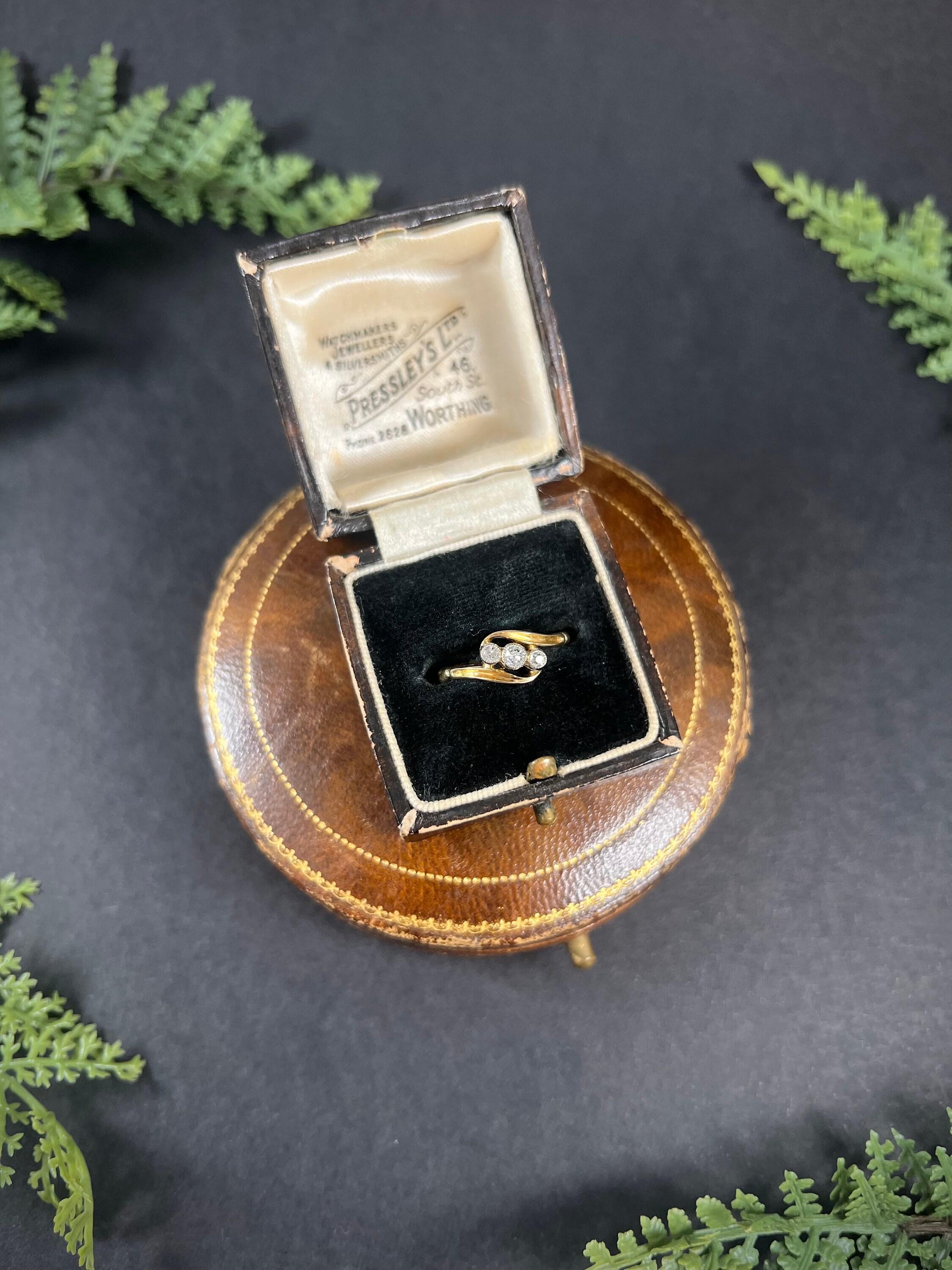 Women's or Men's Antique 18ct Gold & Platinum, Art Nouveau Three Stone Crossover Diamond Ring