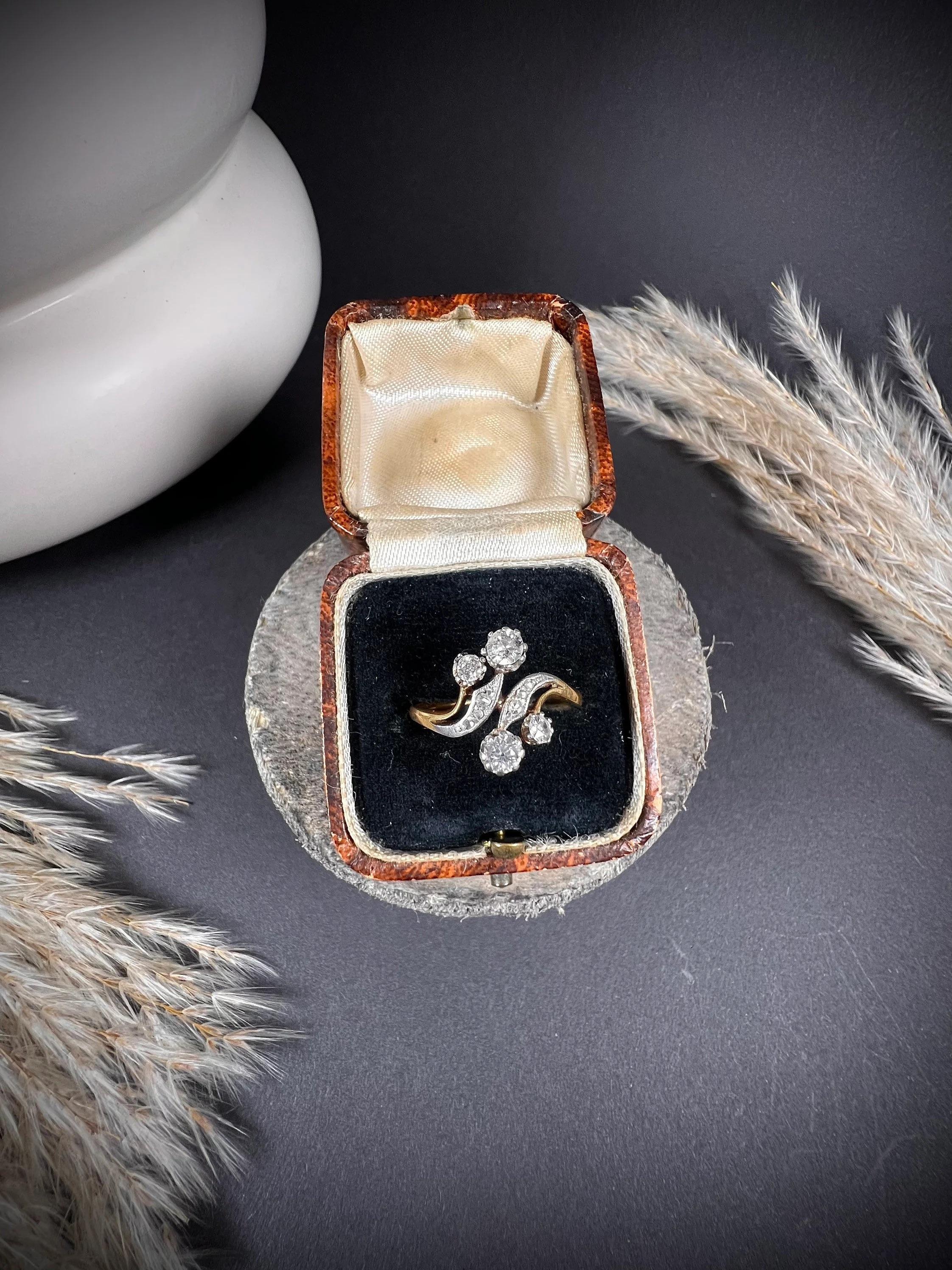 Old European Cut Antique 18ct Gold & Platinum Diamond Belle Époque Ring, Toi et Moi Ring For Sale