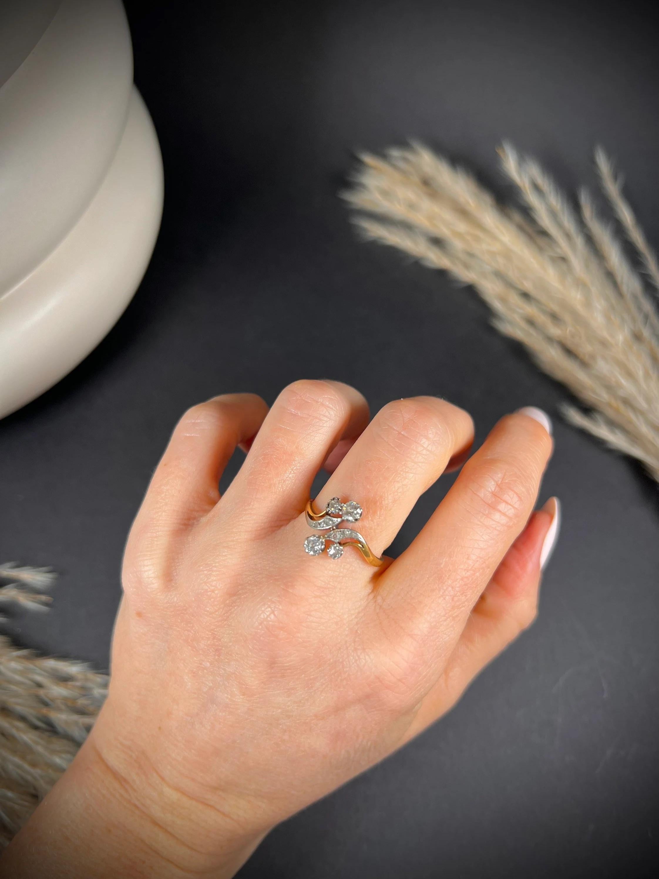 Antique 18ct Gold & Platinum Diamond Belle Époque Ring, Toi et Moi Ring In Good Condition For Sale In Brighton, GB