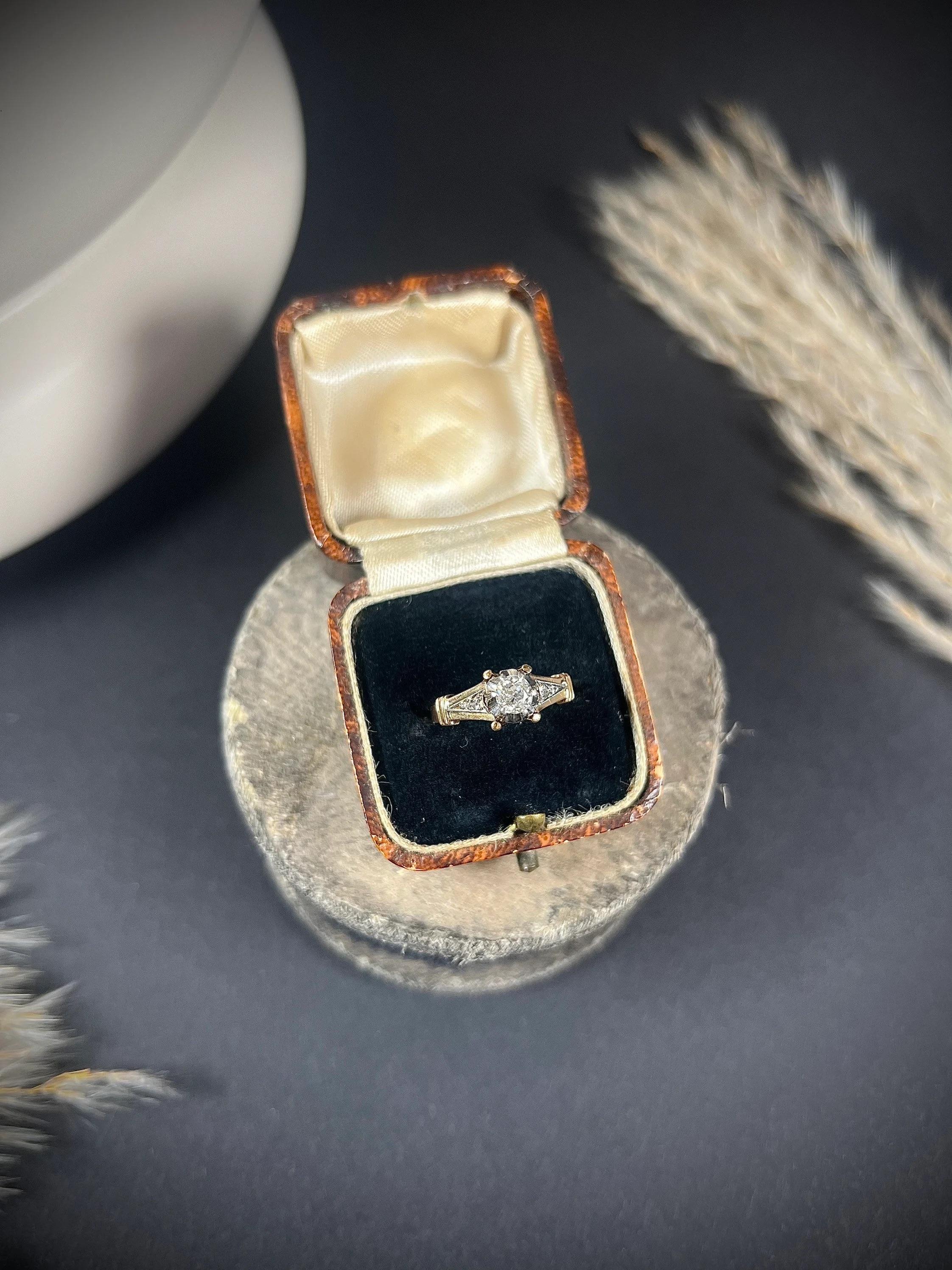 Antiker Verlobungsring aus 18 Karat Gold und Platin mit Diamanten im Angebot 5