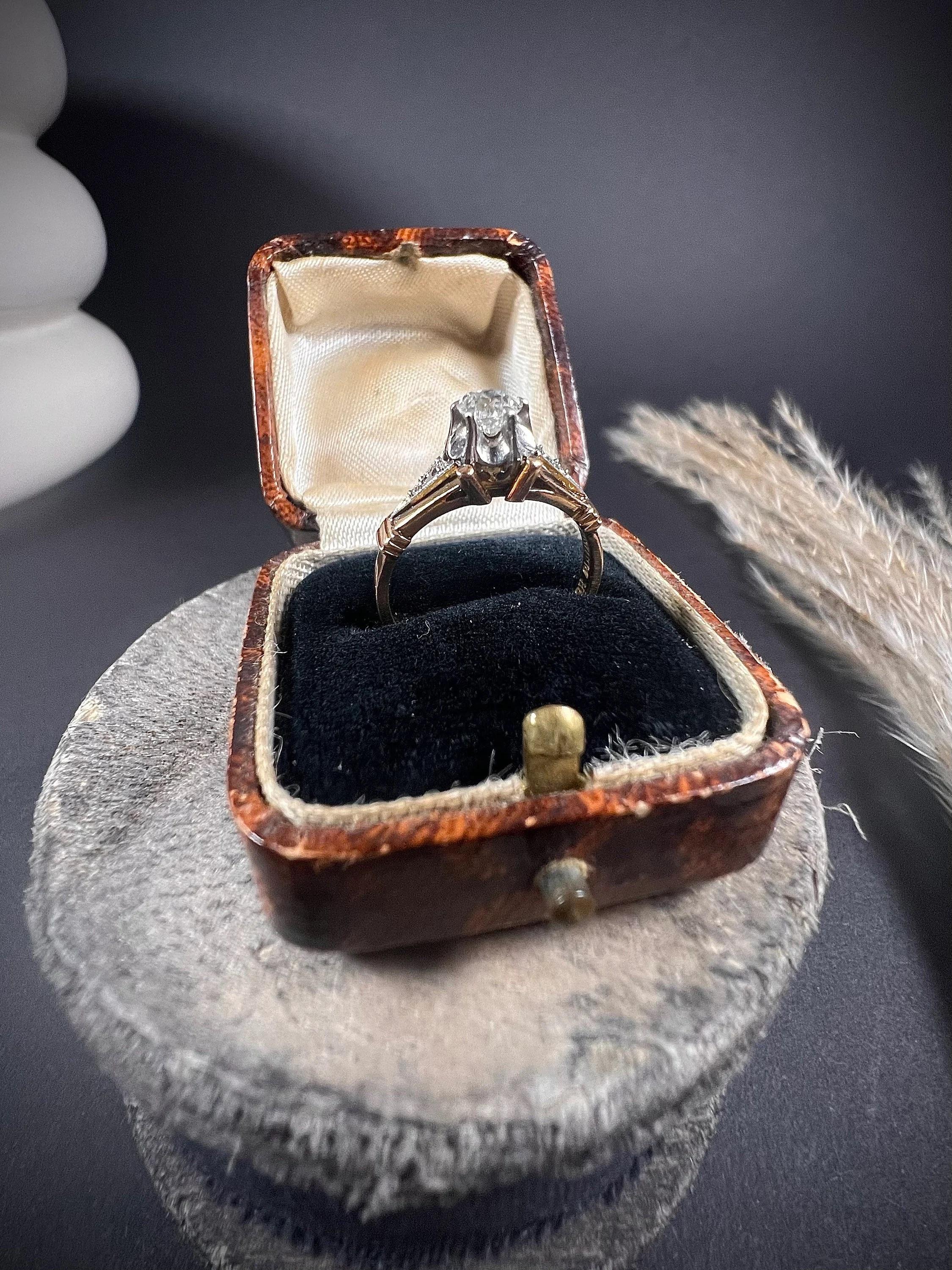 Antiker Verlobungsring aus 18 Karat Gold und Platin mit Diamanten im Angebot 4