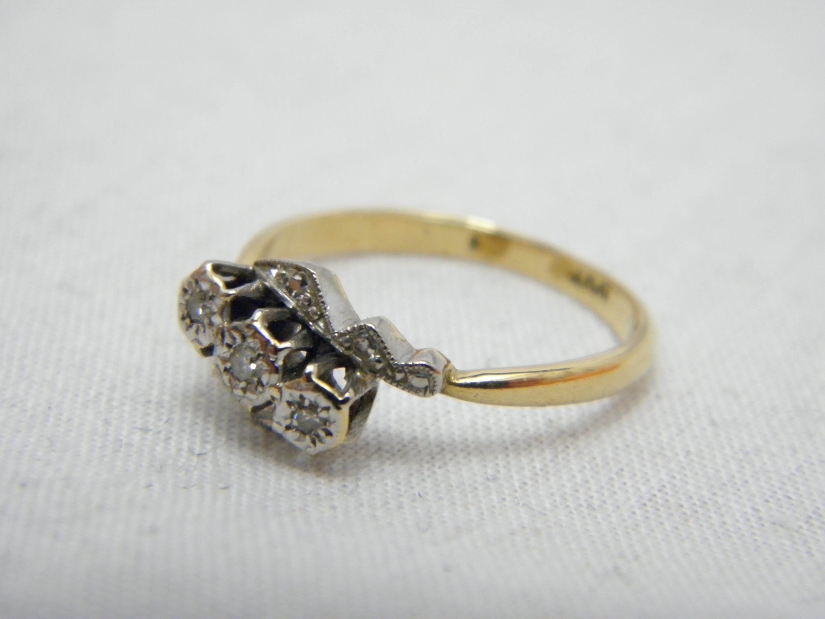 Antique 18ct Gold Platinum Diamond Trilogy Bypass Engagement Ring In Good Condition For Sale In Camelford, GB