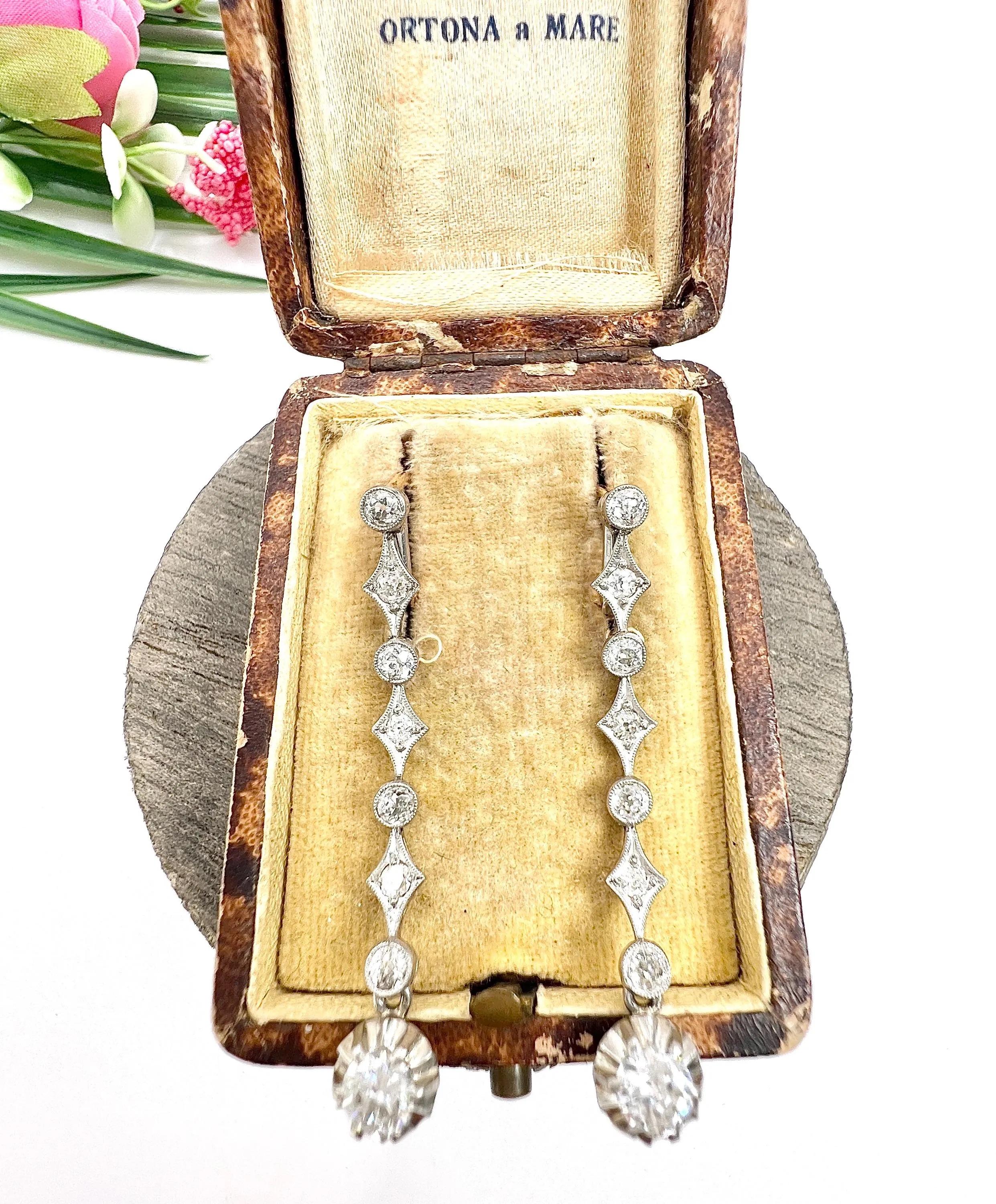 Pendientes Colgantes Antiguos de Oro 18 ct y Platino, Edwardian de 2 Quilates y Diamantes Corte brillante en venta