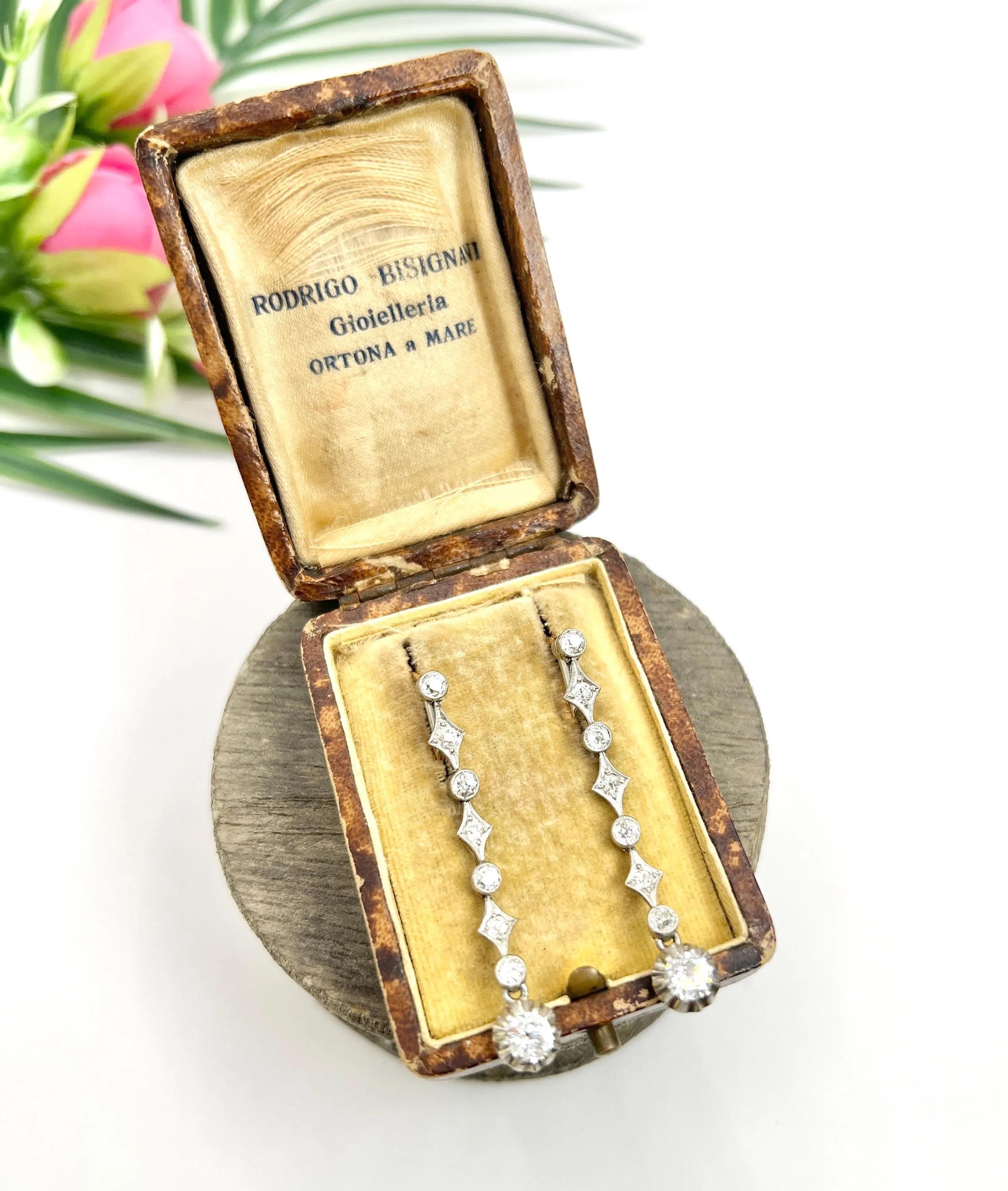 Pendientes Colgantes Antiguos de Oro 18 ct y Platino, Edwardian de 2 Quilates y Diamantes en venta 2
