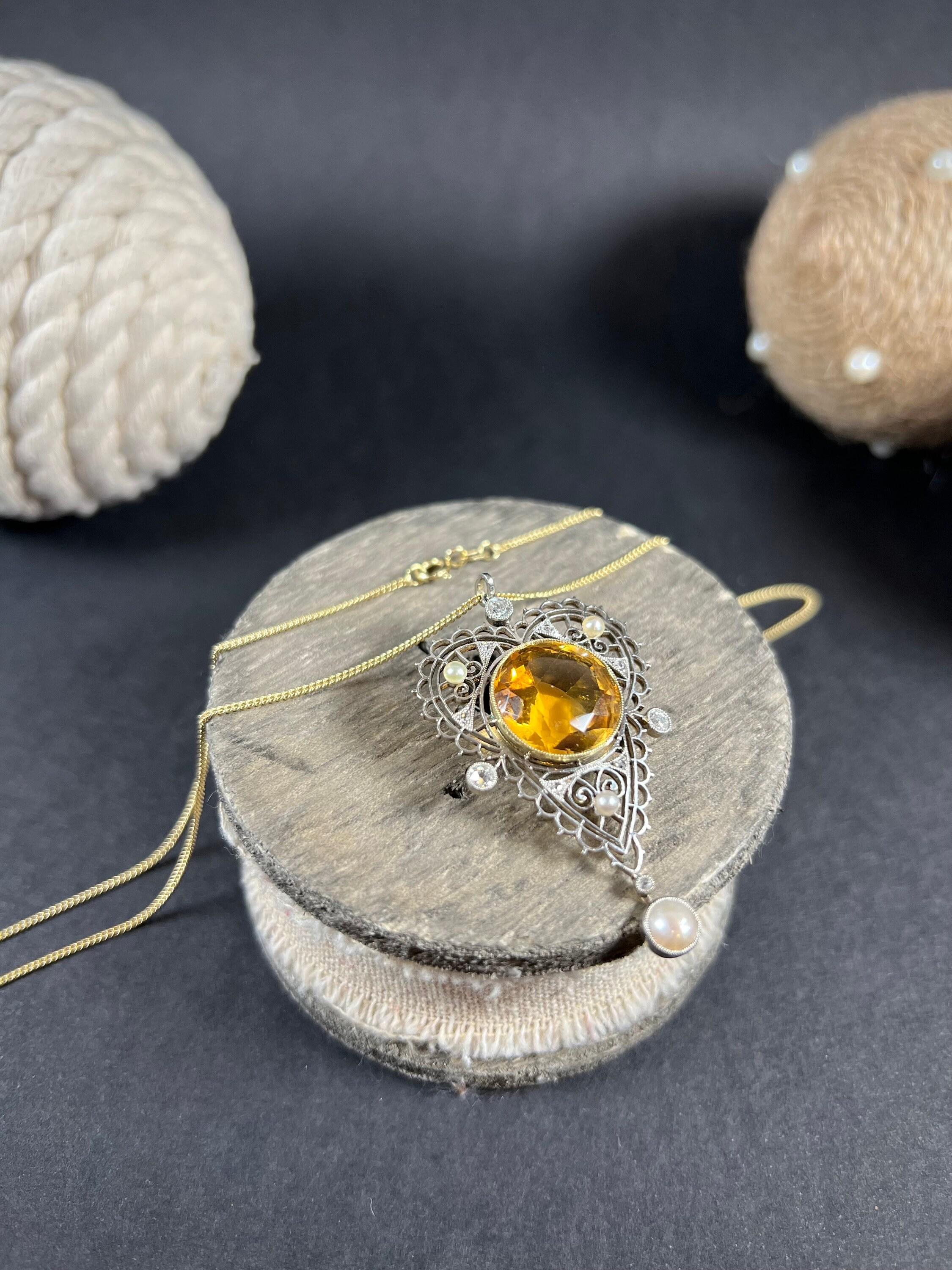 Antike Halskette mit Anhänger aus 18 Karat Gold und Platin, edwardianischem Citrin, Perle und Diamant im Angebot 3