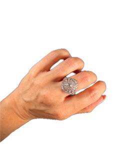 Antiker edwardianischer Bombe-Ring aus 18 Karat Gold und Platin mit Diamanten