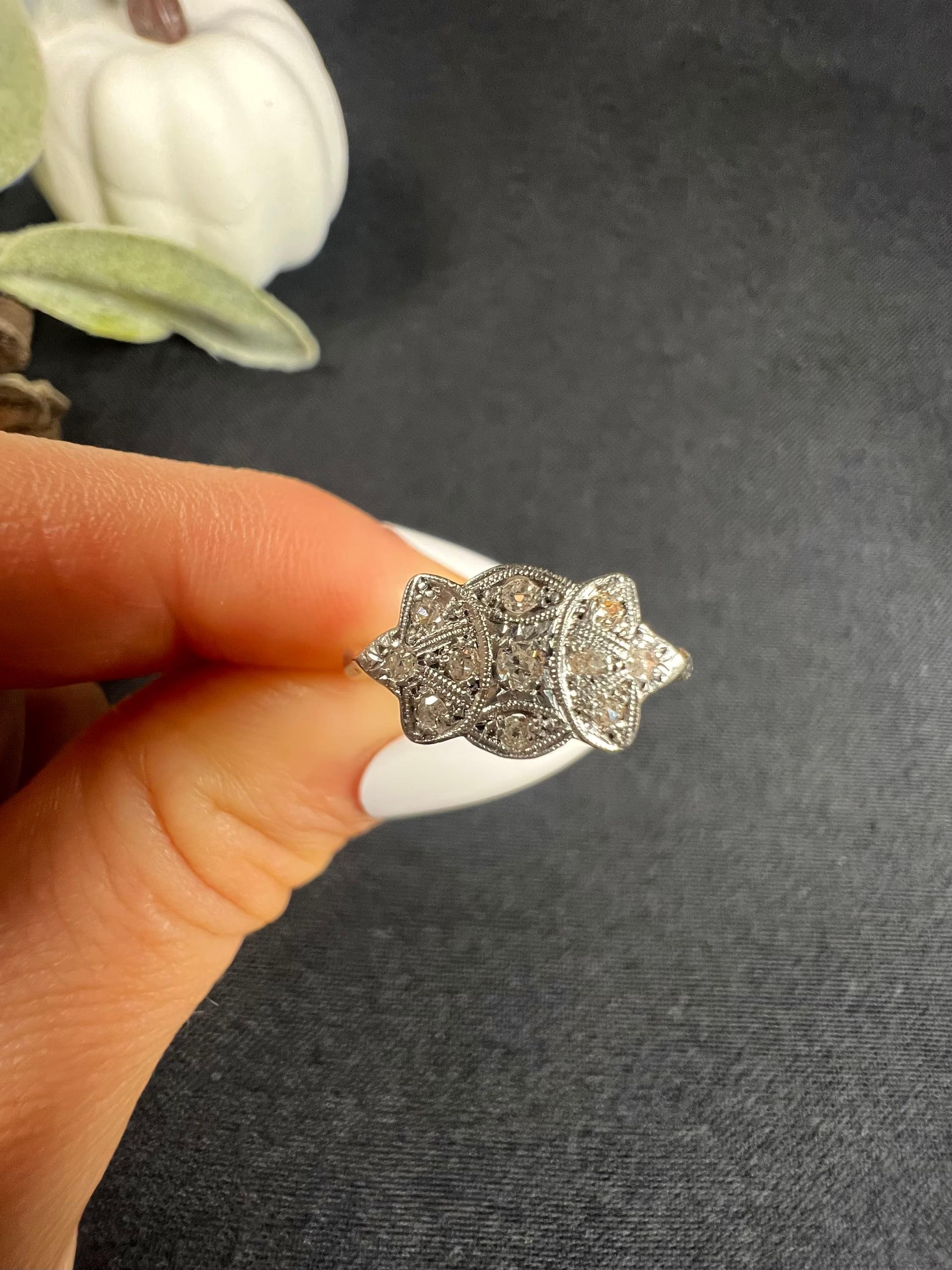 Women's or Men's Antique 18ct Gold & Platinum Edwardian Diamond Bow Shaped Illusion Ring