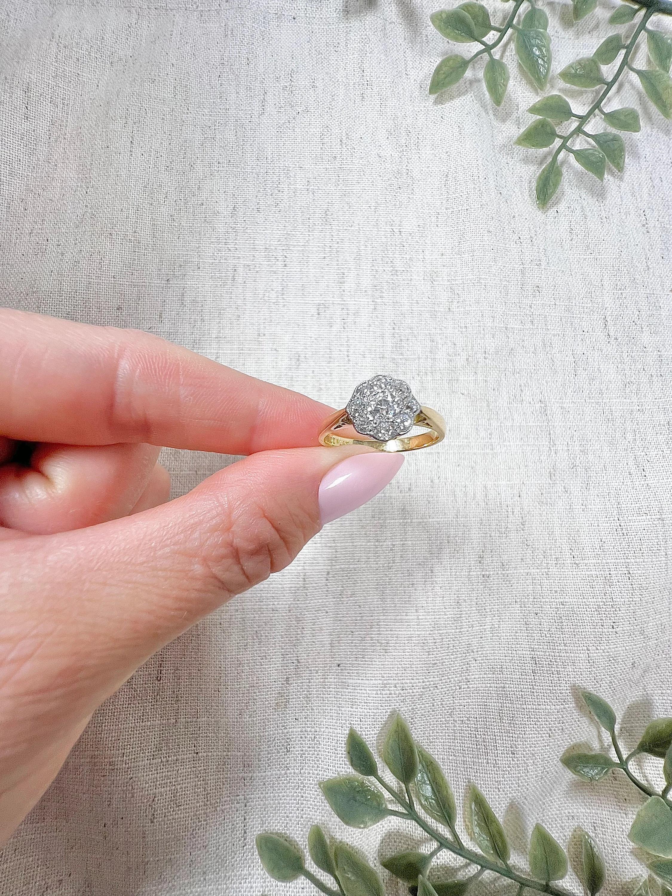 Antique 18ct Gold & Platinum Edwardian Diamond Daisy Ring For Sale 6