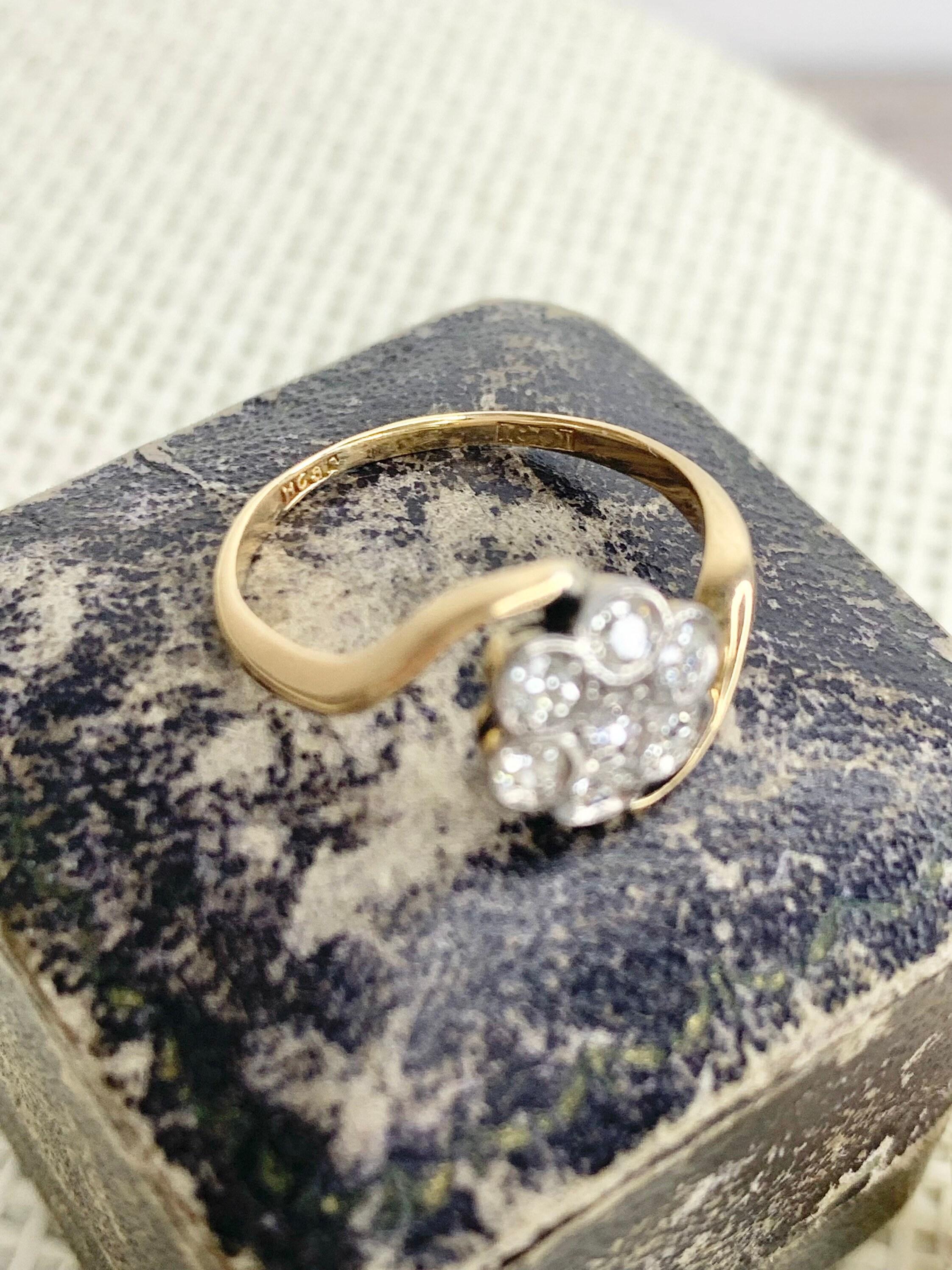 Antique 18ct Gold & Platinum Edwardian Diamond Daisy Ring 1