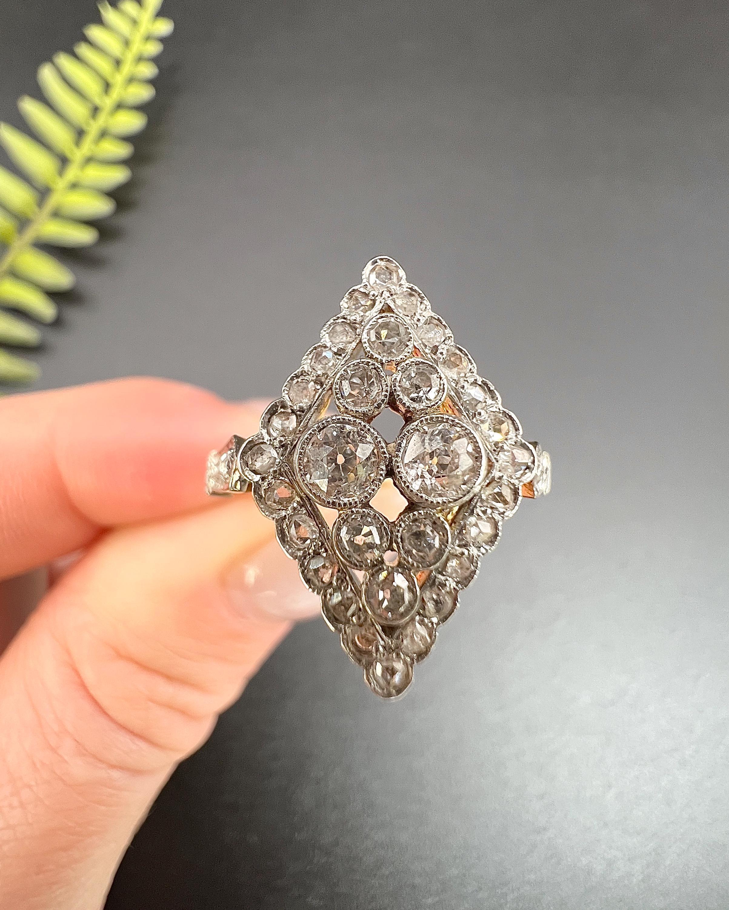 Bague ancienne en or 18 carats et platine, diamant édouardien en forme de marquise/navette en vente 3