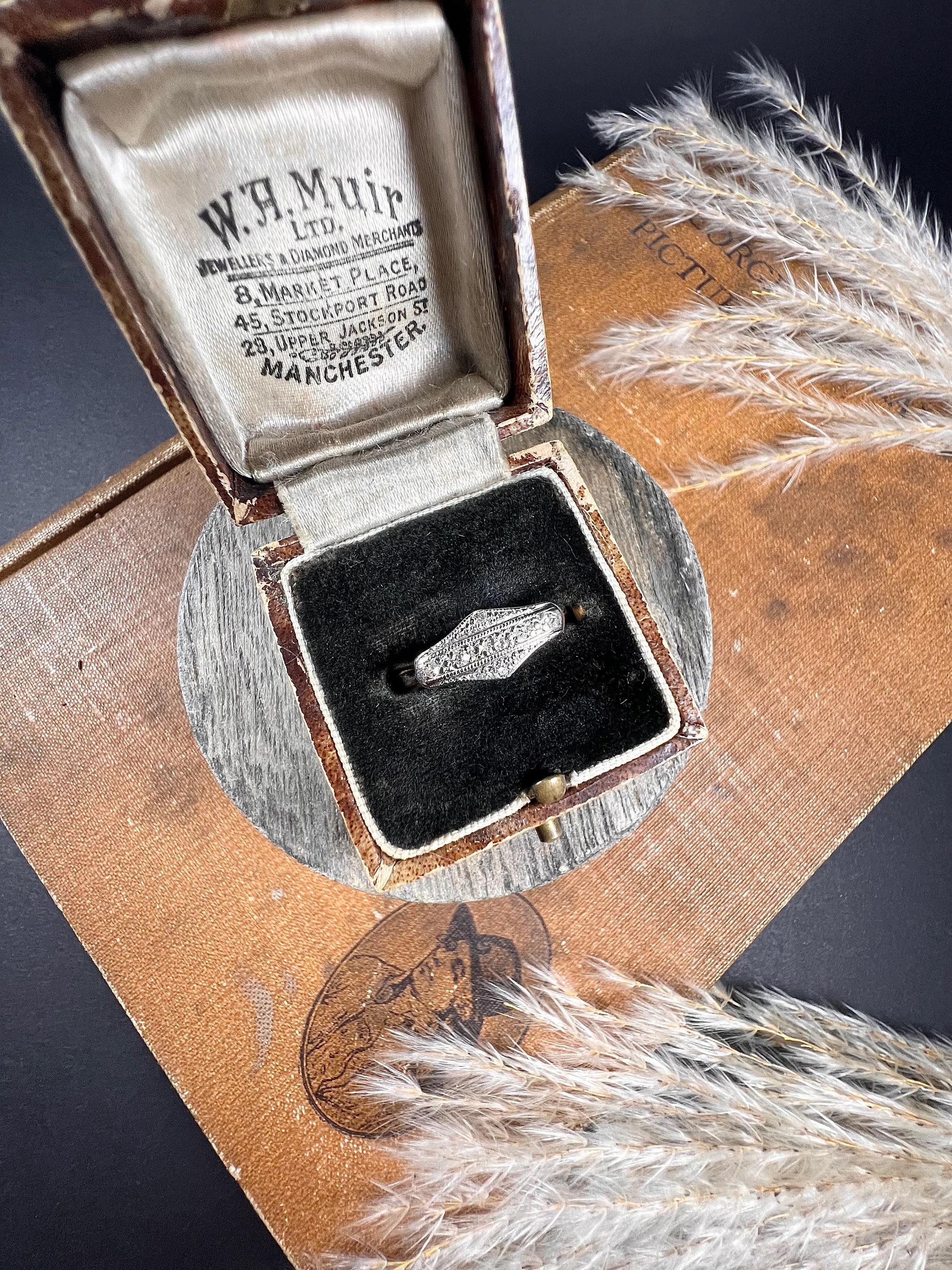 Antique 18ct Gold & Platinum Edwardian Diamond Ring For Sale 1