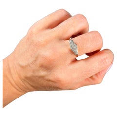Anillo de diamantes eduardiano antiguo de oro y platino de 18 ct
