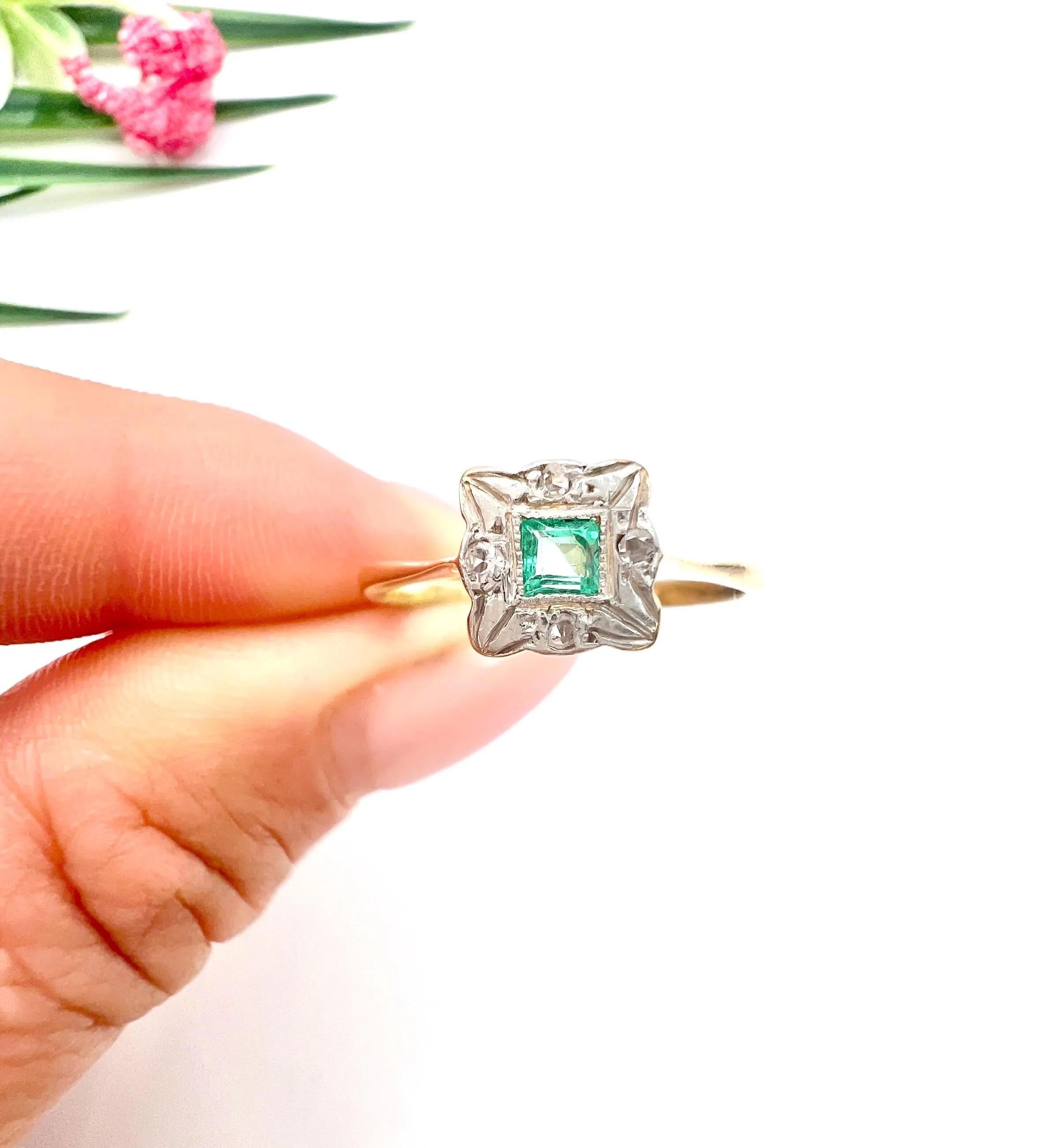 Antiker 18ct Gold & Platin, Edwardianischer Smaragd und Diamant Ring im Angebot 2