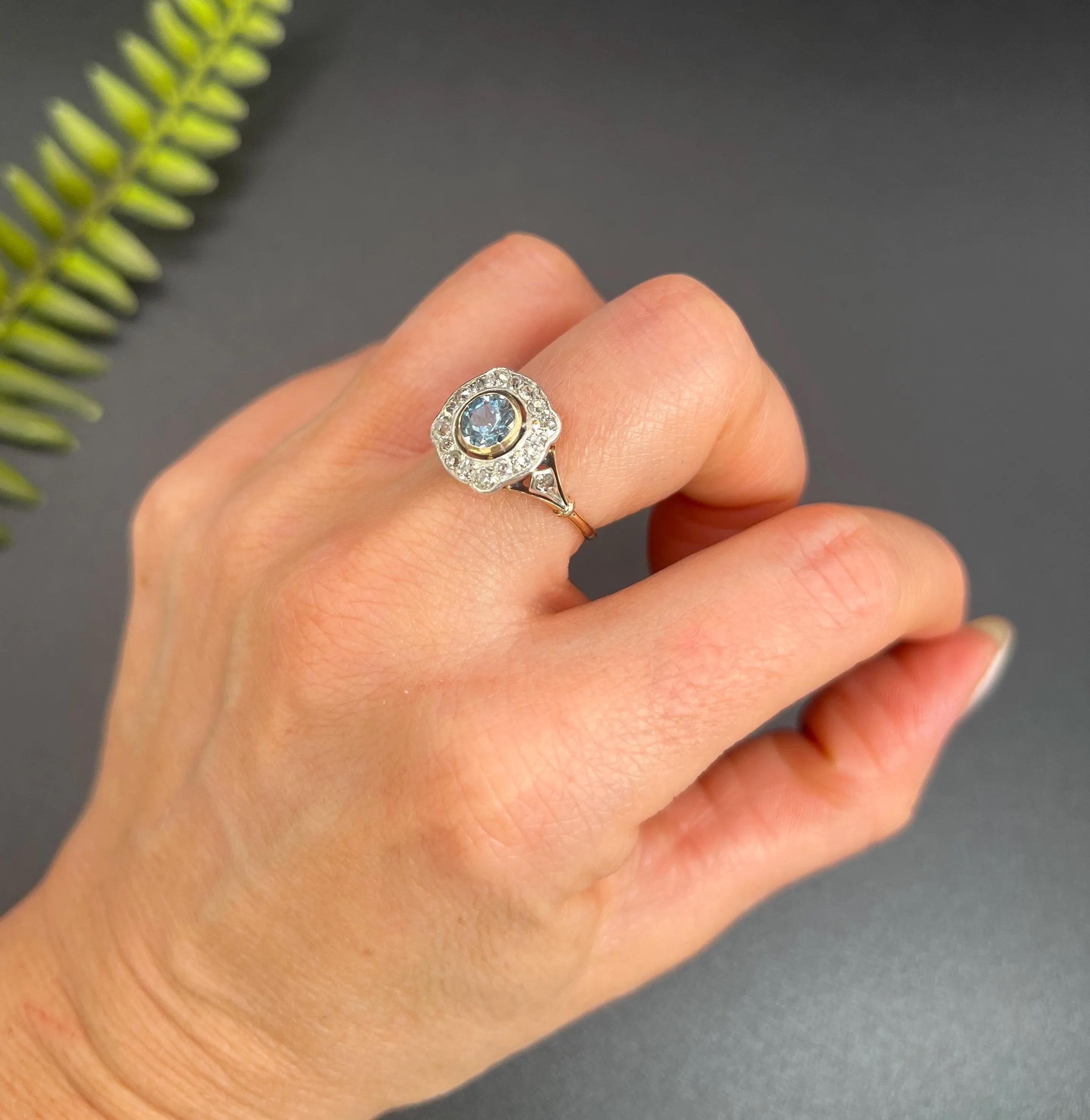 Antique 18ct Gold & Platinum, Edwardian era Aquamarine and Diamond Cluster Ring For Sale 3