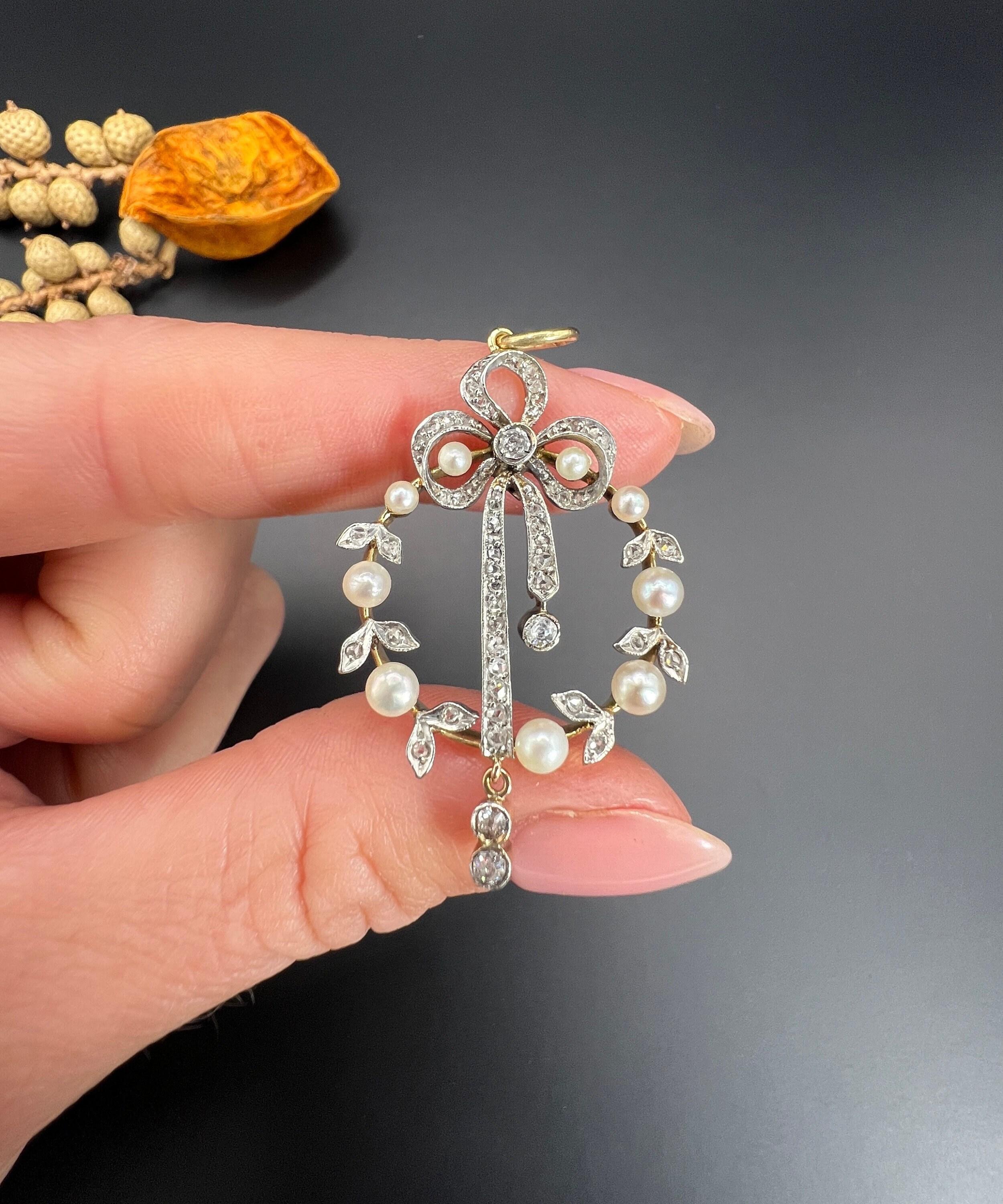 Antique 18ct Gold & Platinum, Edwardian era Diamond and Pearl Bow Pendant For Sale 5