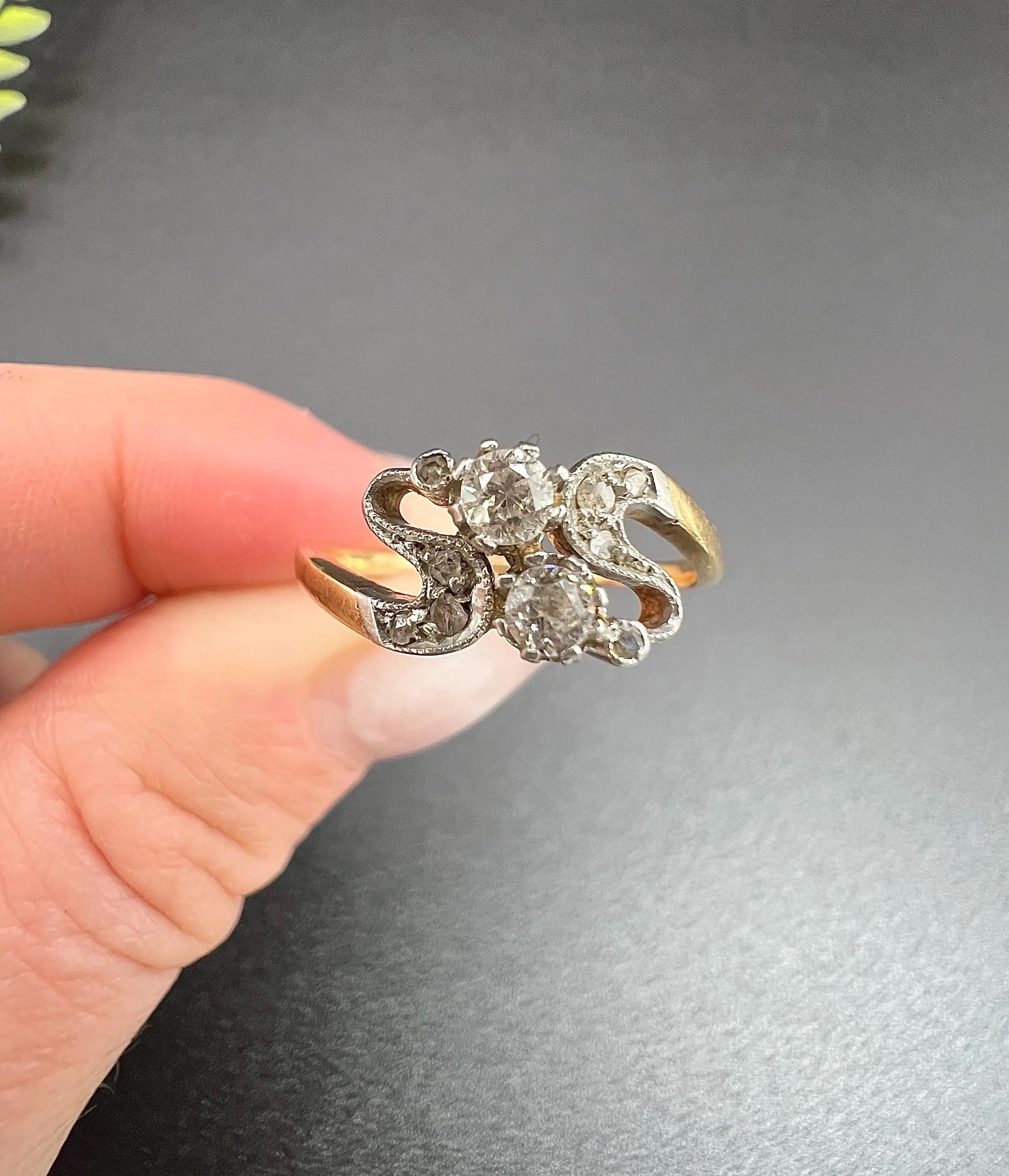 Antique 18ct Gold & Platinum Edwardian era Diamond Belle Époque, Moi et Toi Ring 3