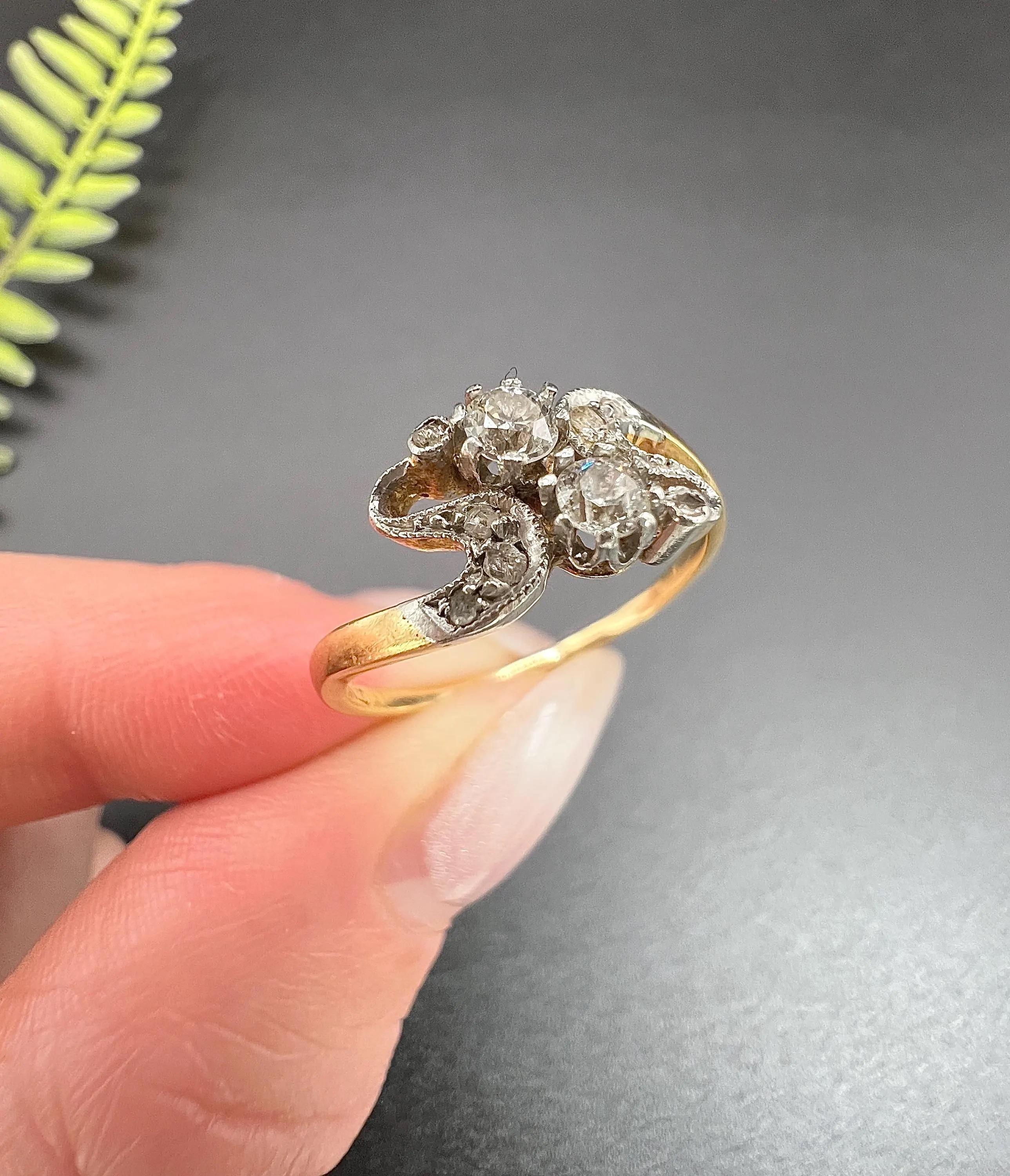 Antique 18ct Gold & Platinum Edwardian era Diamond Belle Époque, Moi et Toi Ring 4