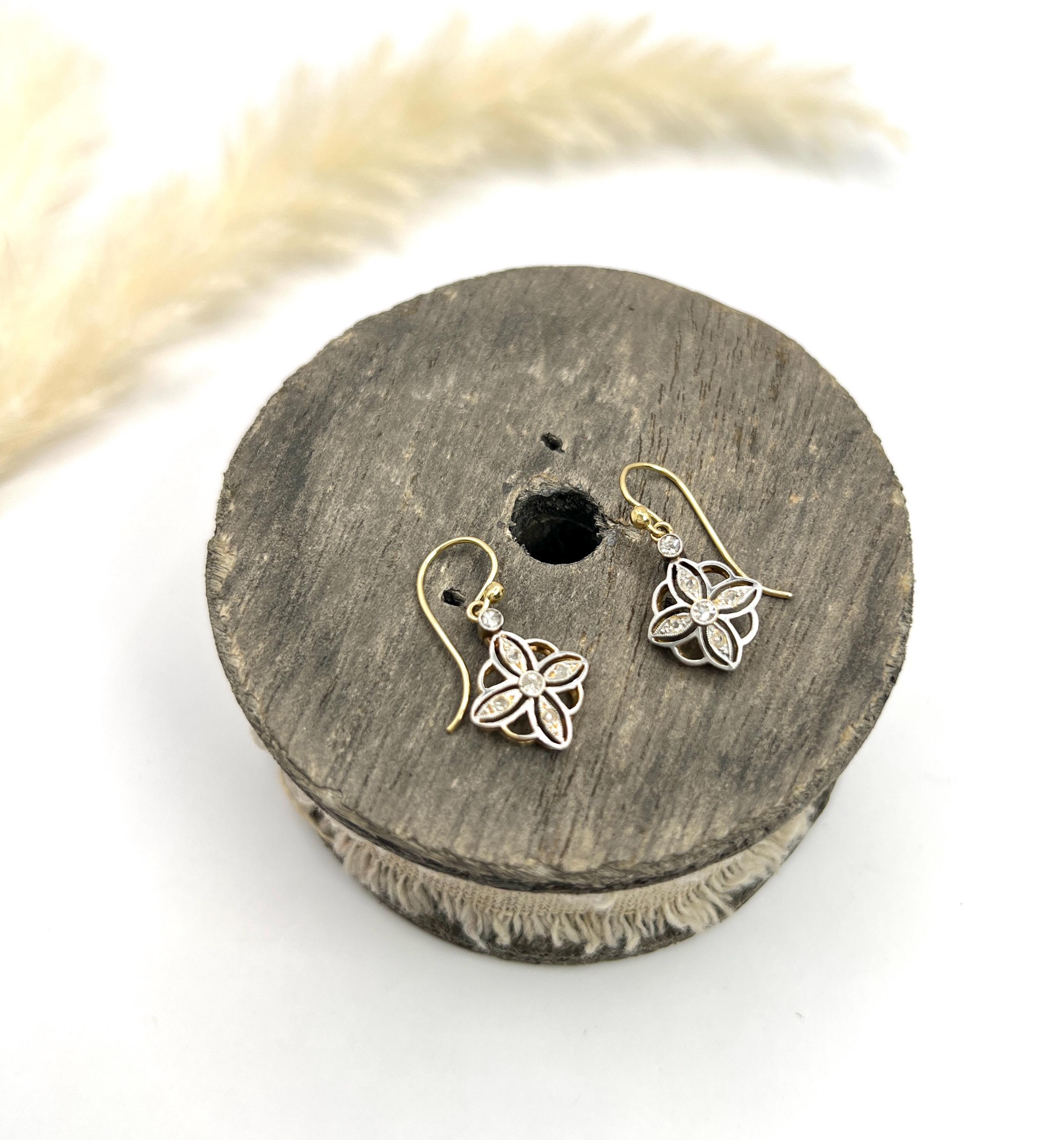 Antique 18ct Gold & Platinum, Edwardian era Diamond Drop Dangle Earrings For Sale 3