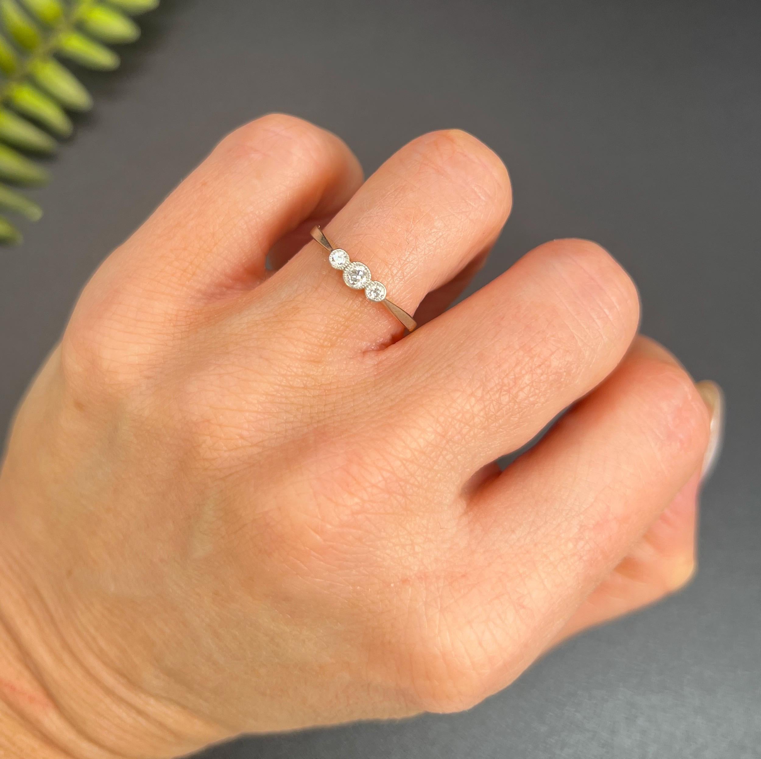 Antique 18ct Gold & Platinum, Edwardian era Diamond Three Stone Ring For Sale 3
