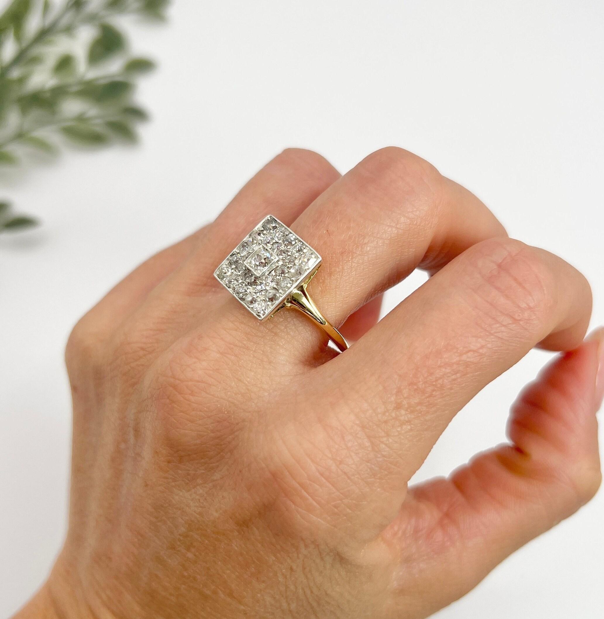 Antique 18ct Gold & Platinum, Edwardian era Square Shaped Diamond Ring For Sale 5