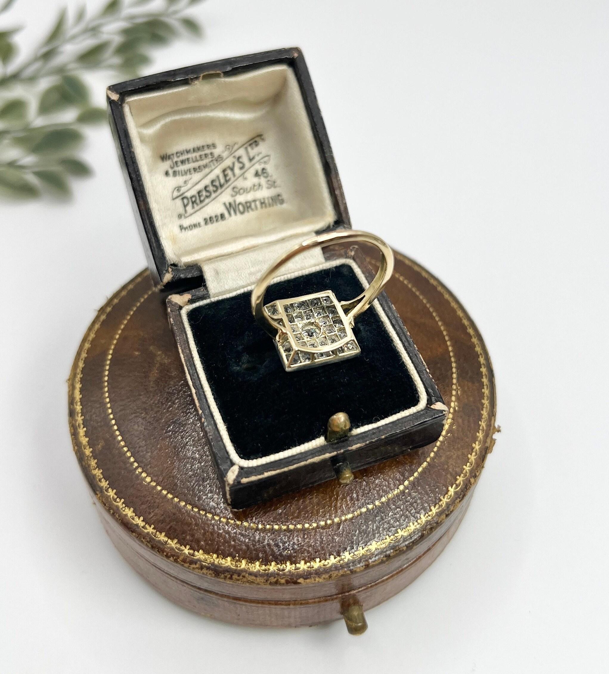 Antique 18ct Gold & Platinum, Edwardian era Square Shaped Diamond Ring For Sale 1