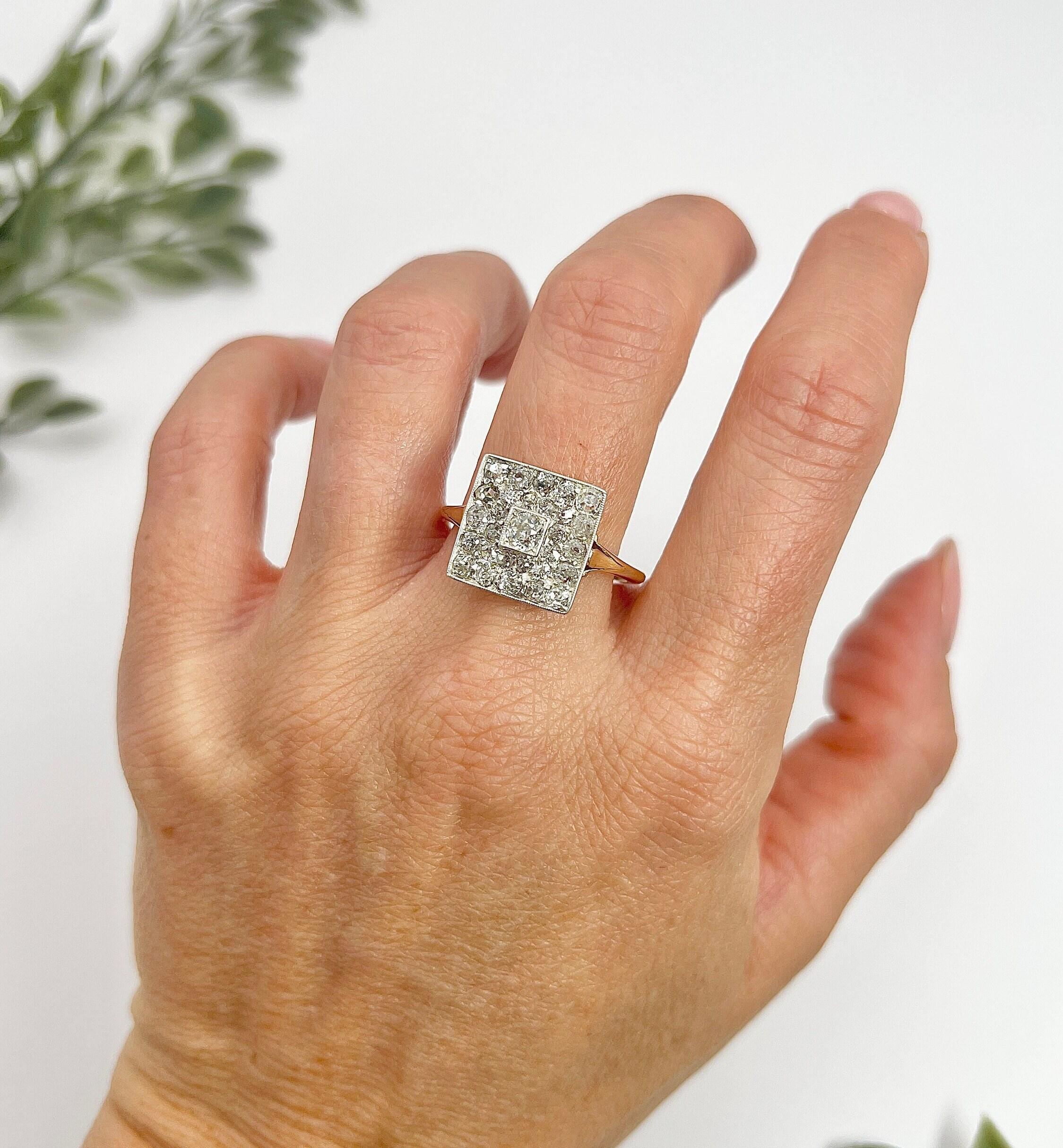 Antique 18ct Gold & Platinum, Edwardian era Square Shaped Diamond Ring For Sale 4