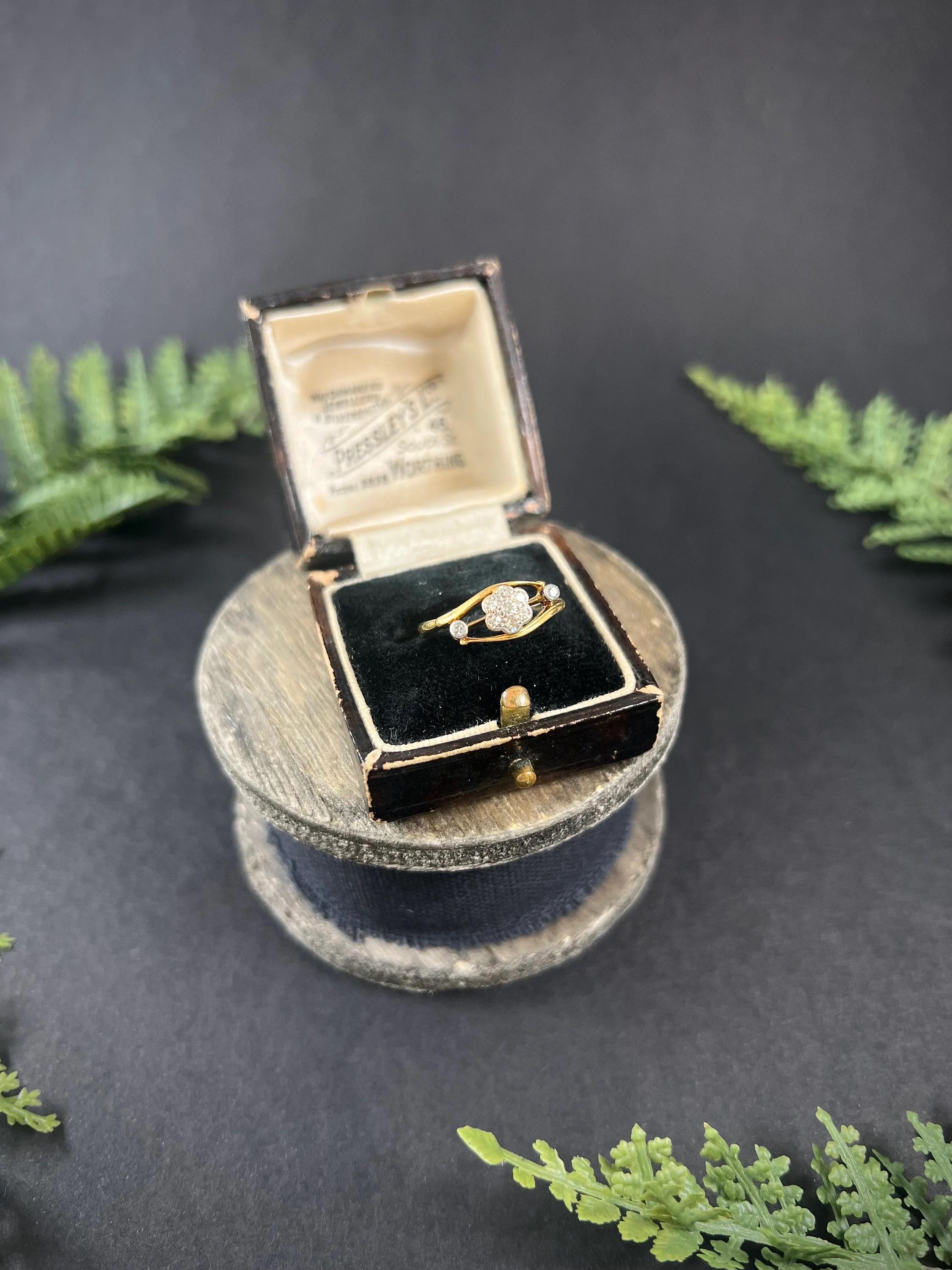Antique 18ct Gold & Platinum Edwardian Old Cut Diamond Daisy Crossover Ring For Sale 5