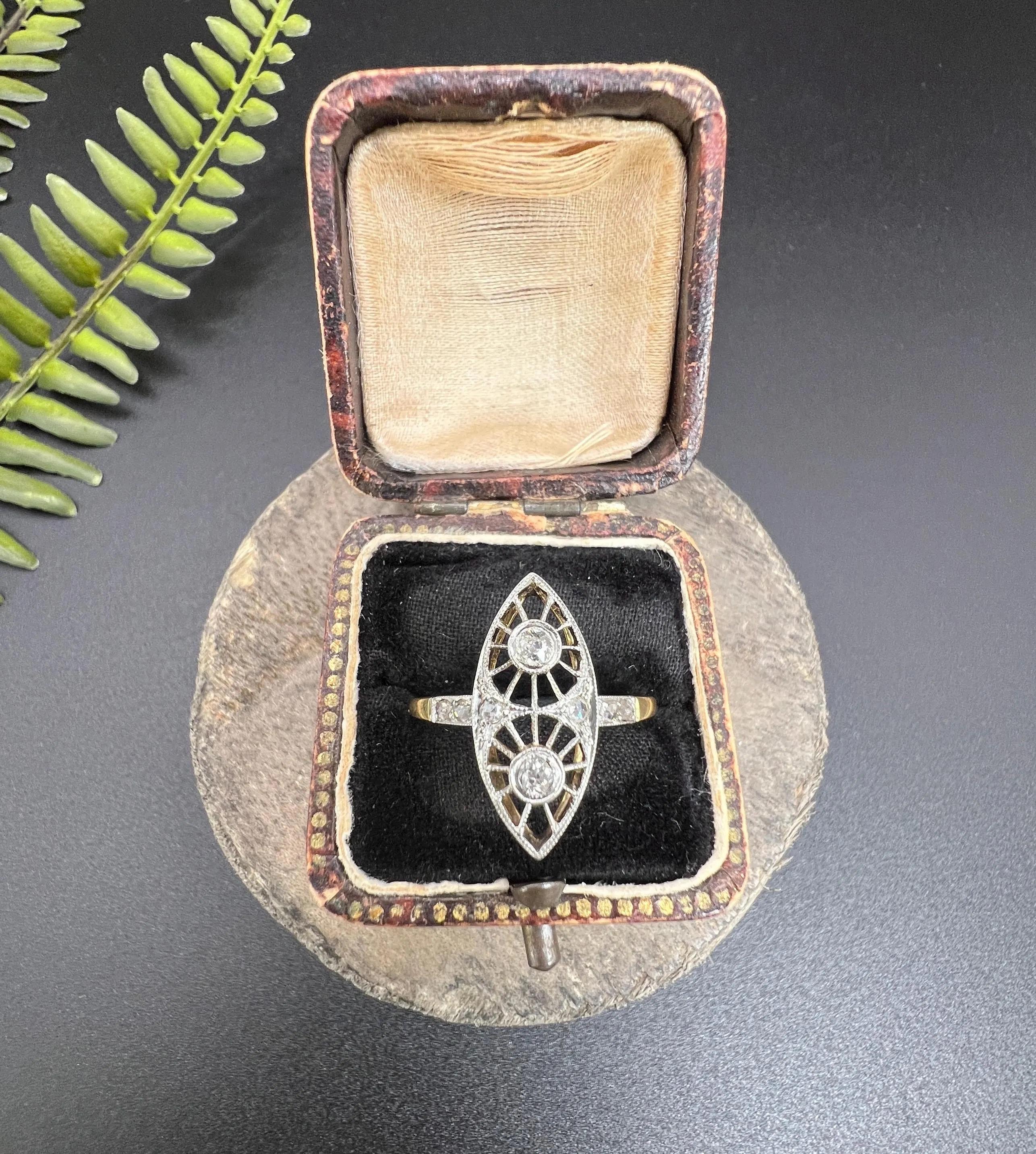 Antique 18ct Gold & Platinum, Edwardian Open Work Diamond Marquise Ring In Good Condition For Sale In Brighton, GB