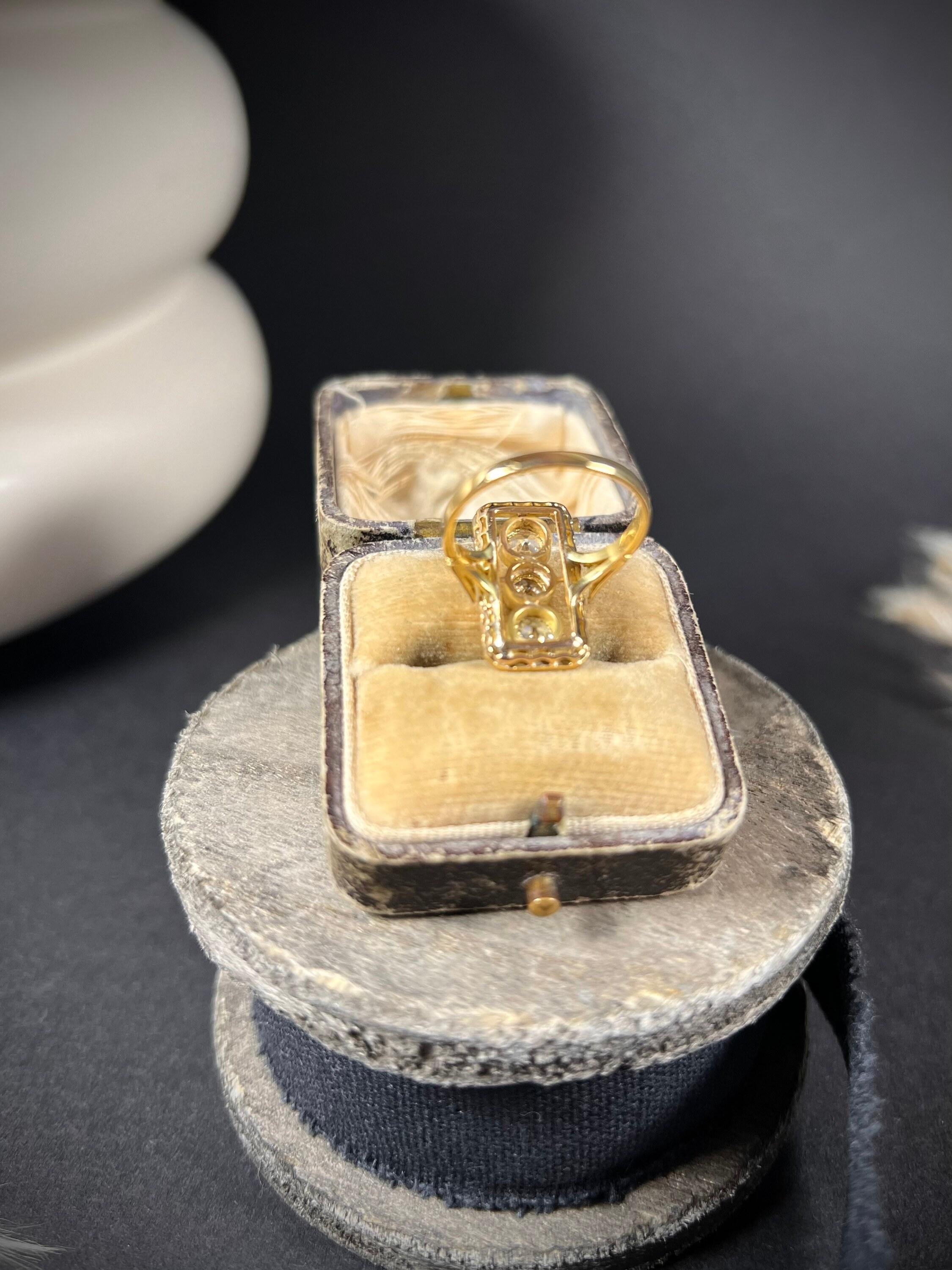 Antique 18ct Gold & Platinum Edwardian Rectangular Diamond Ring For Sale 5