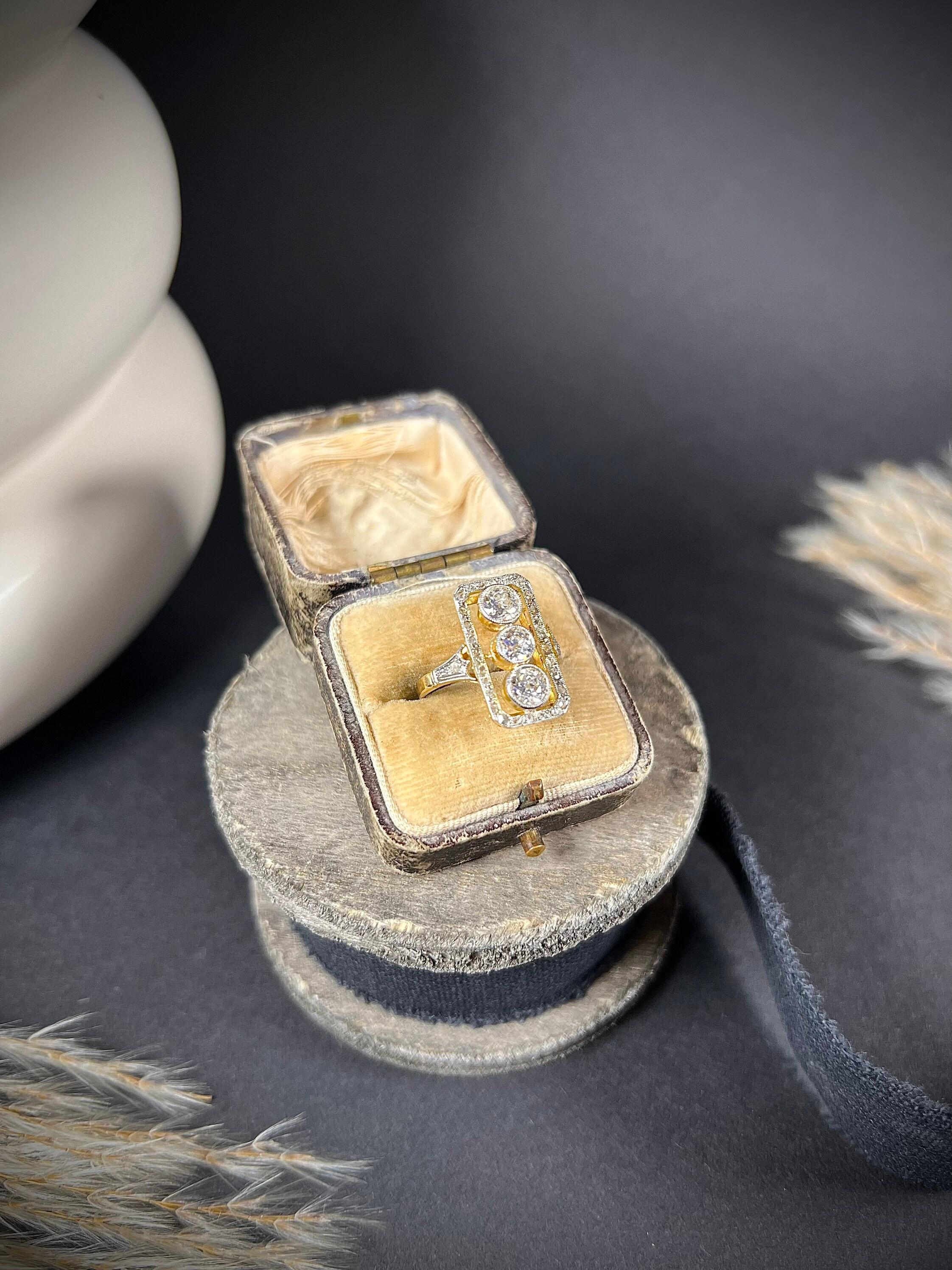 Antique 18ct Gold & Platinum Edwardian Rectangular Diamond Ring For Sale 2