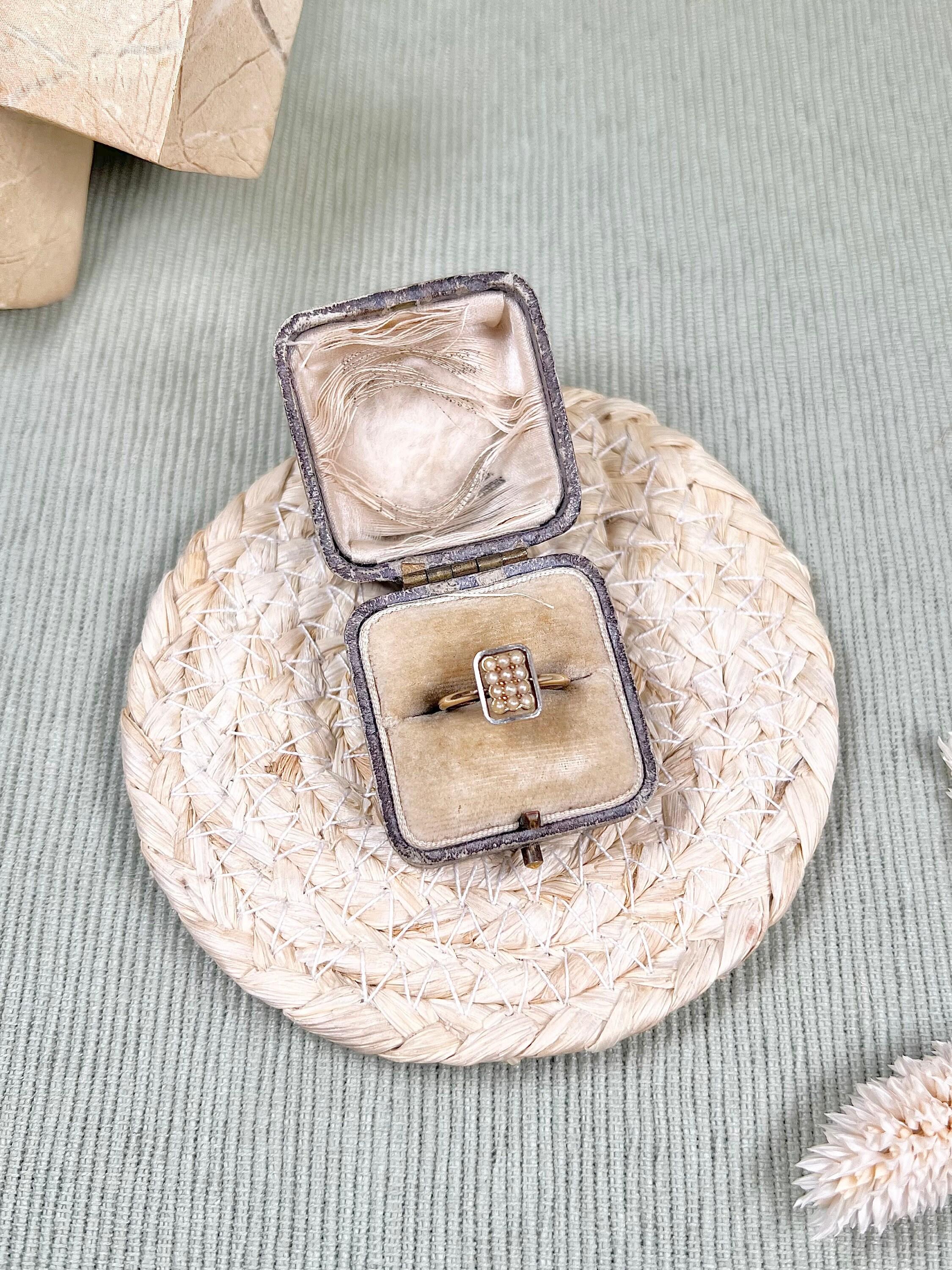 Antique 18ct Gold & Platinum Edwardian Rectangular Pearl Ring In Good Condition For Sale In Brighton, GB