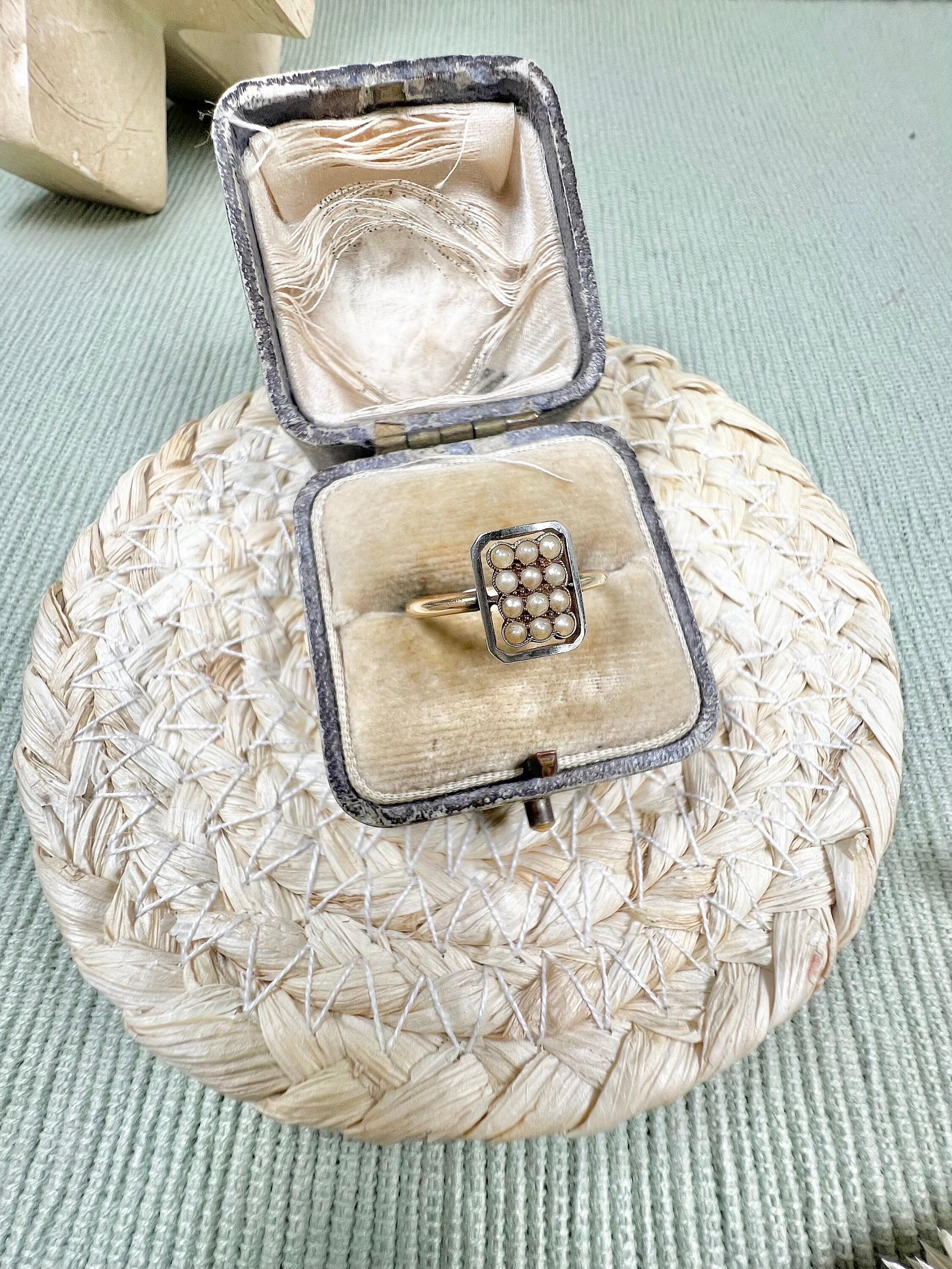 Antiker edwardianischer rechteckiger Perlenring aus 18 Karat Gold und Platin für Damen oder Herren im Angebot