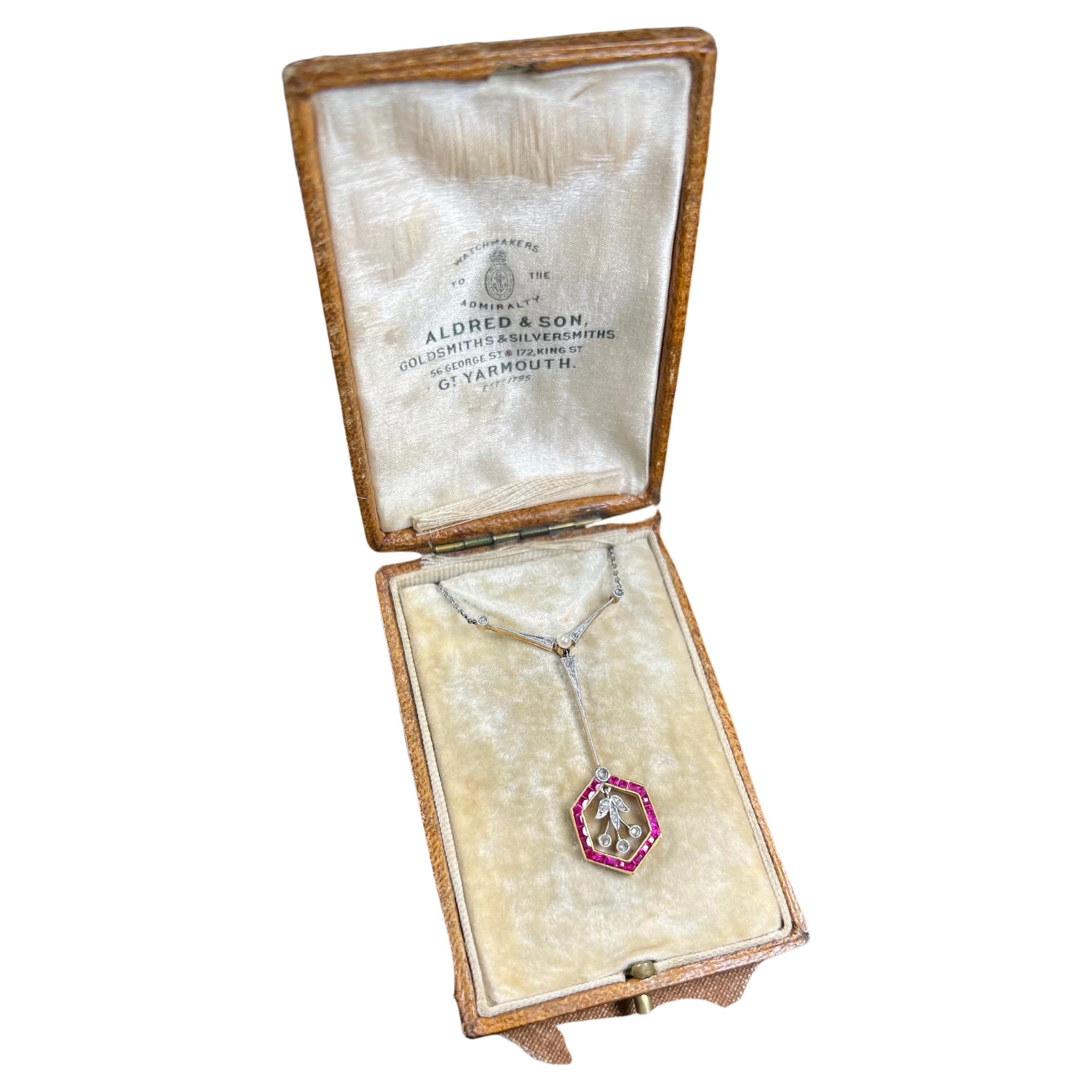 Collier pendentif édouardien ancien en or 18 carats et platine, rubis, diamants et perles
