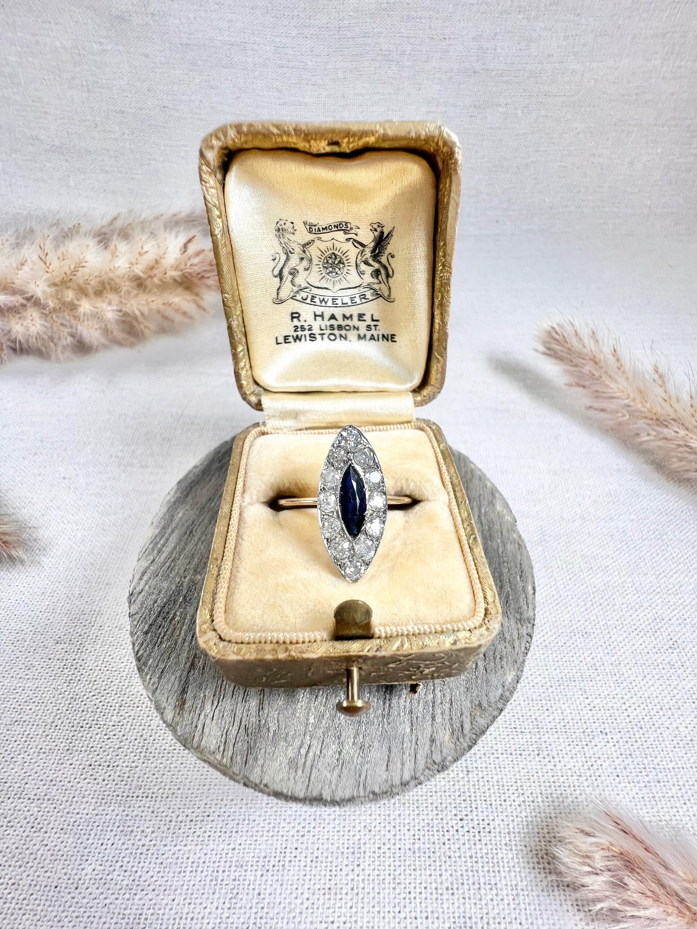 Antique 18ct Gold & Platinum,  Edwardian Sapphire Diamond Marquise/Navette Ring In Good Condition For Sale In Brighton, GB