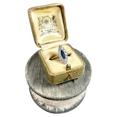 Antike 18 Karat Gold und Platin, antik  Marquise/Navette-Ring mit edwardianischem Saphir und Diamant