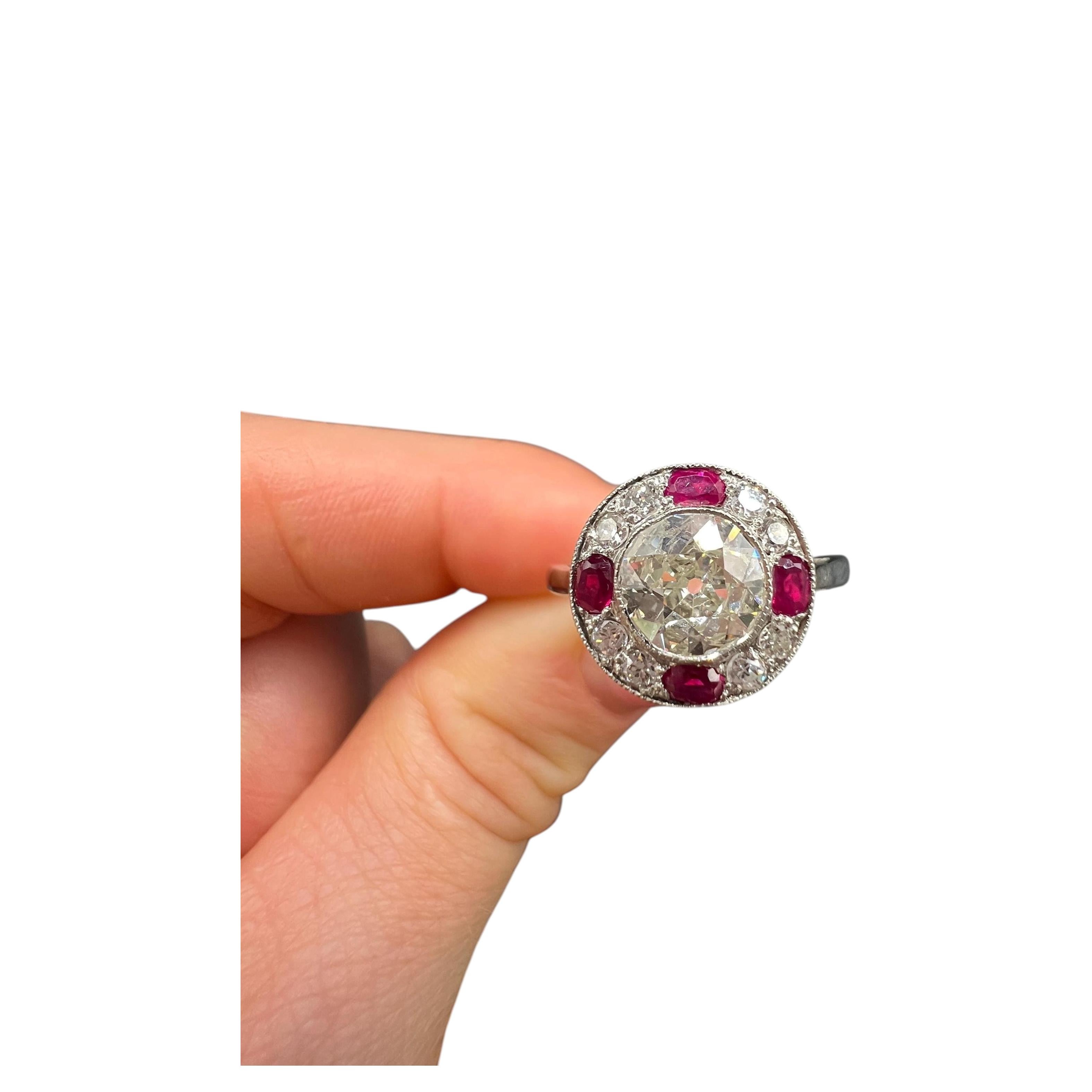 How do you identify vintage jewelry?