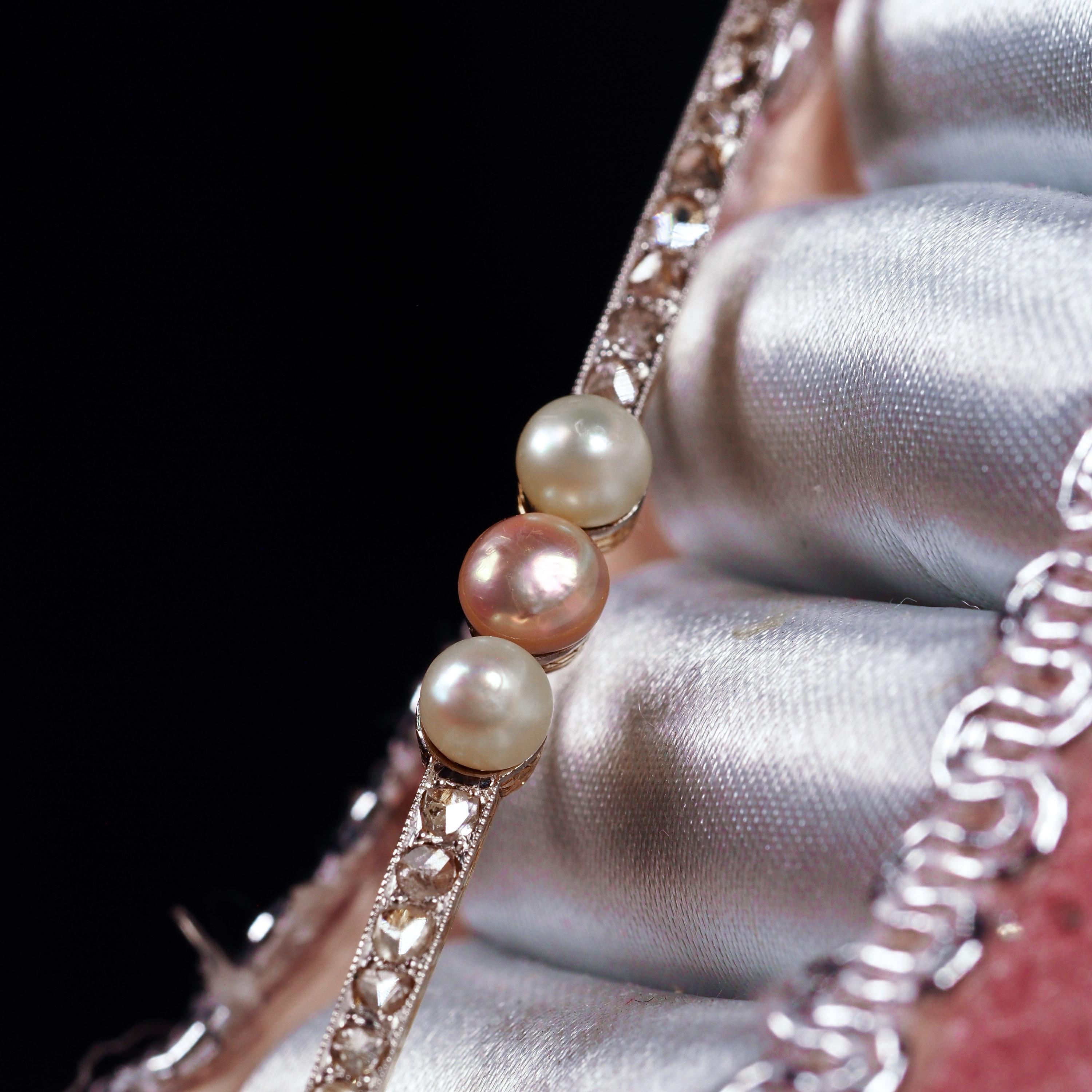 Antique 18ct Gold & Platinum Pink Pearl & Diamond Brooch - c.1920 In Good Condition For Sale In London, GB