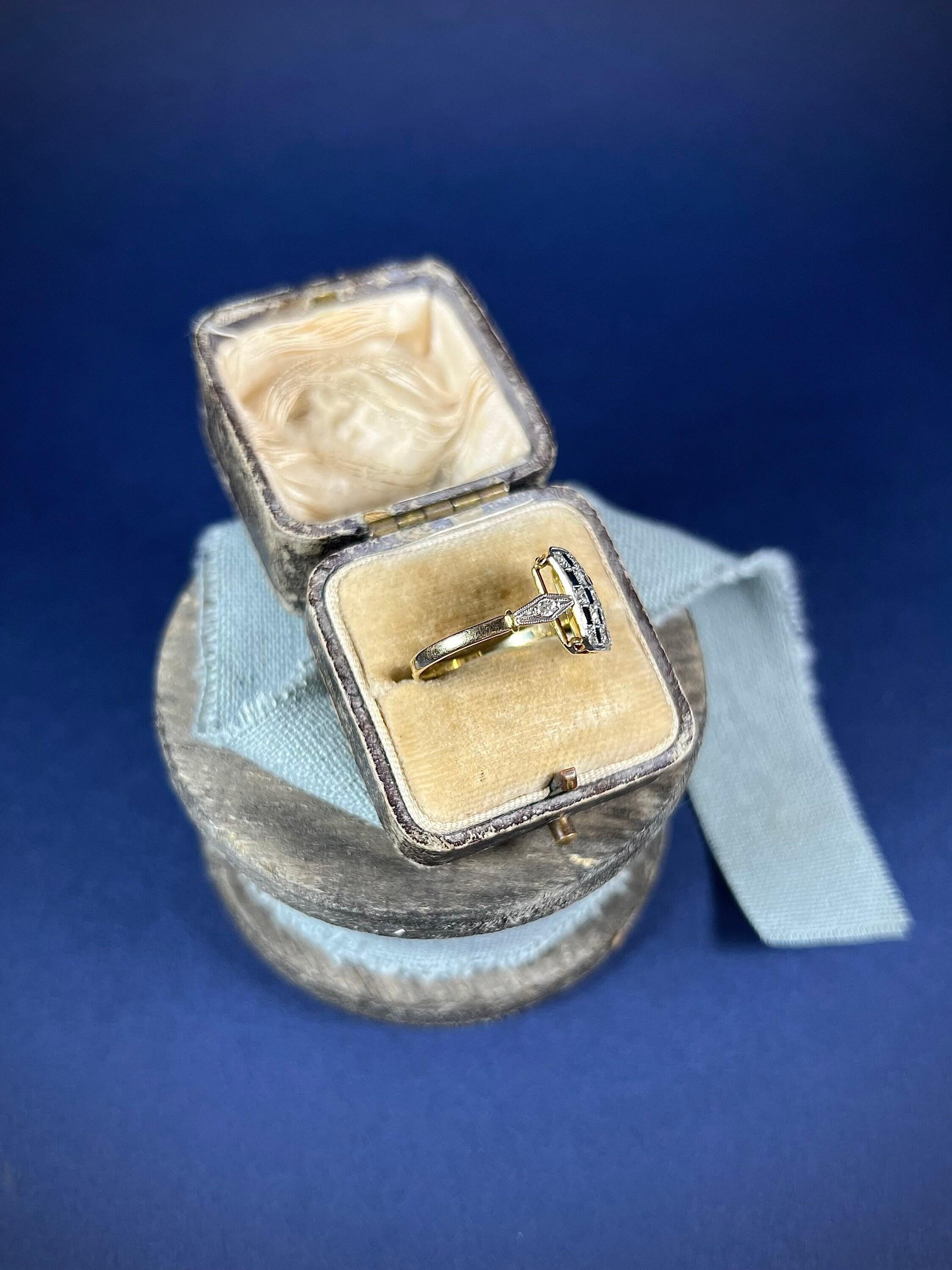 Antiker Chequerboard-Ring aus 18 Karat Gold & Platin mit Saphir und Diamant (Alteuropäischer Schliff) im Angebot